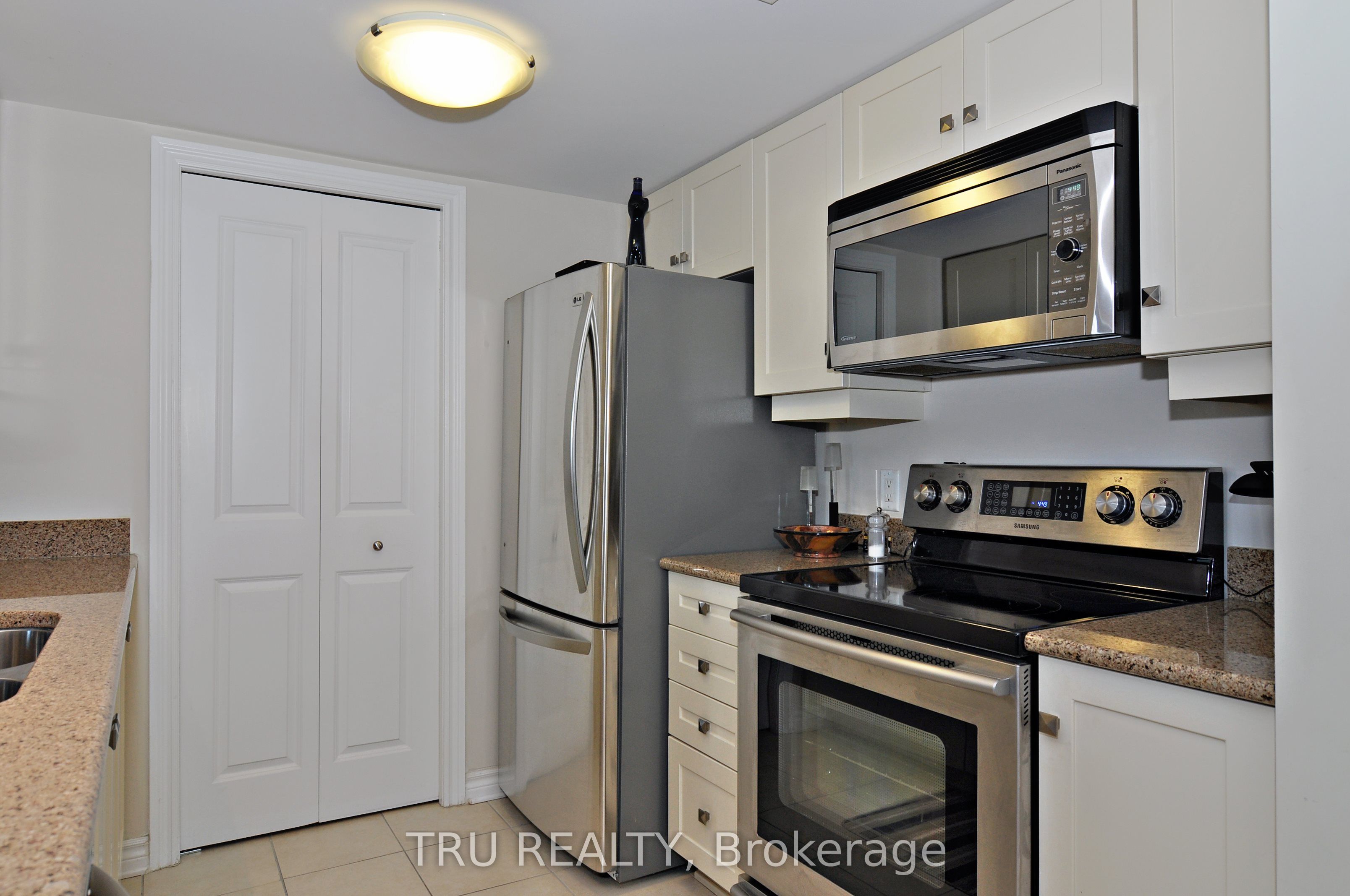 314 Central Park Drive 908 Property Photo 12