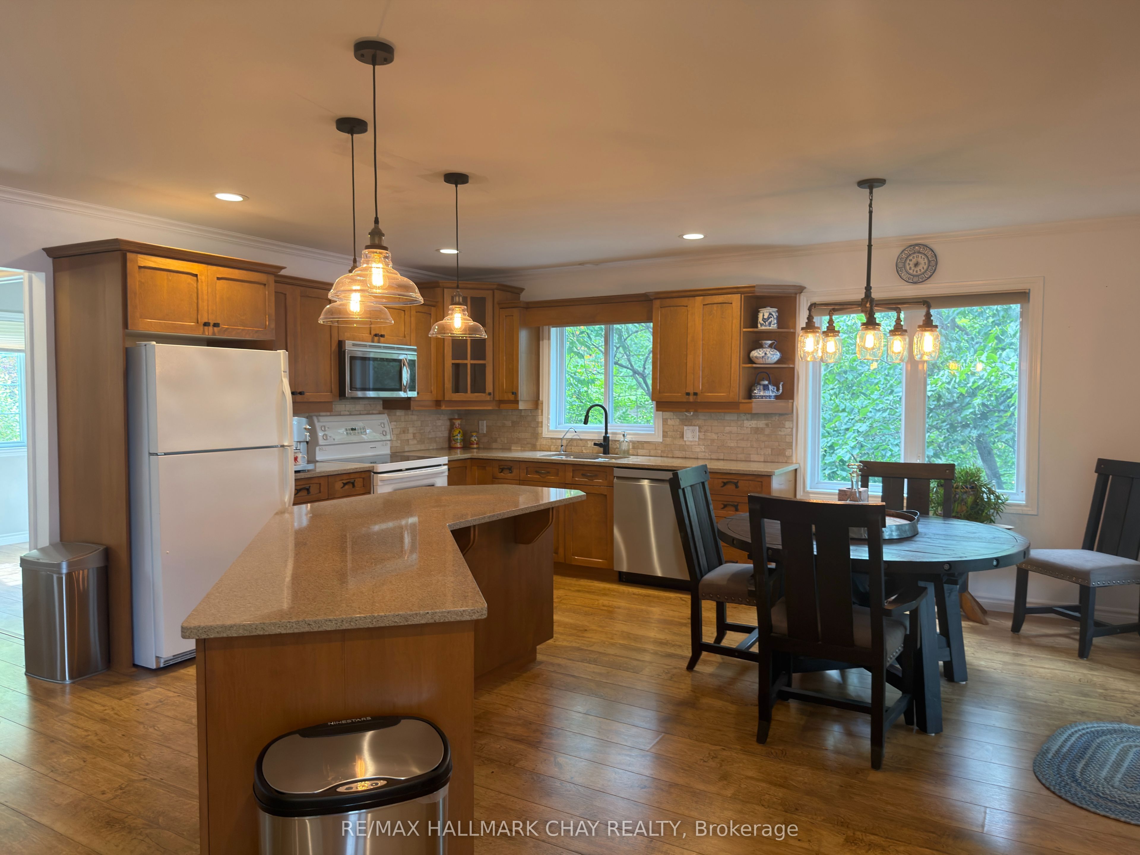 137 Pickerel Point Road Property Photo 14
