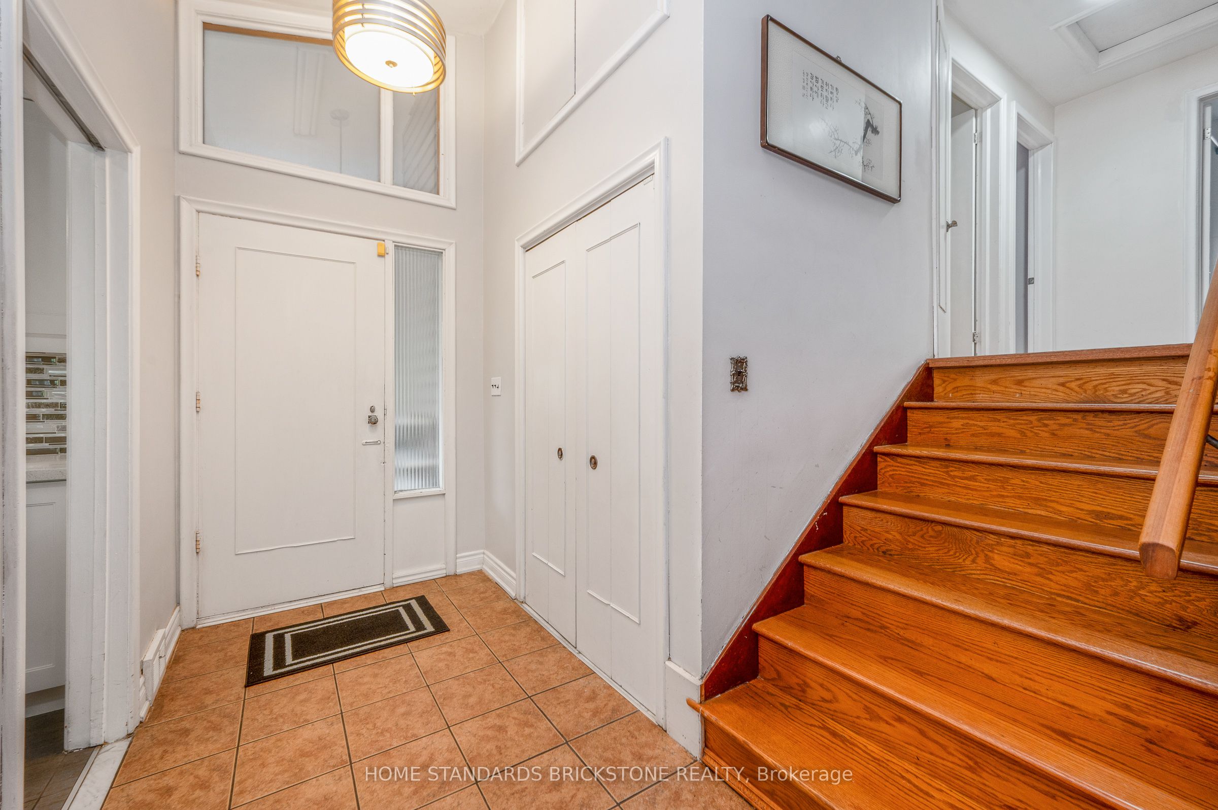 72 Mountain Avenue N Property Photo 5