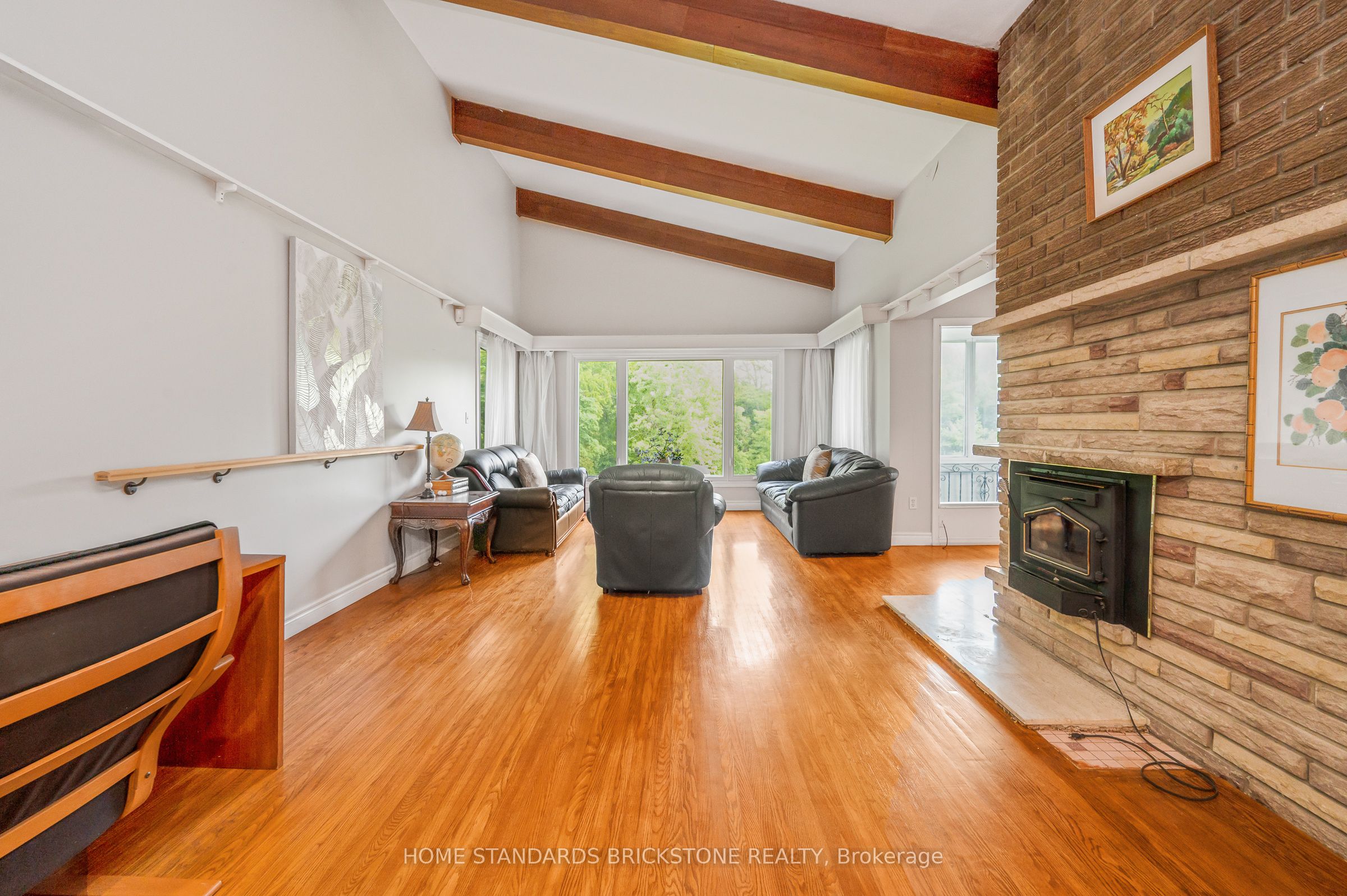 72 Mountain Avenue N Property Photo 7