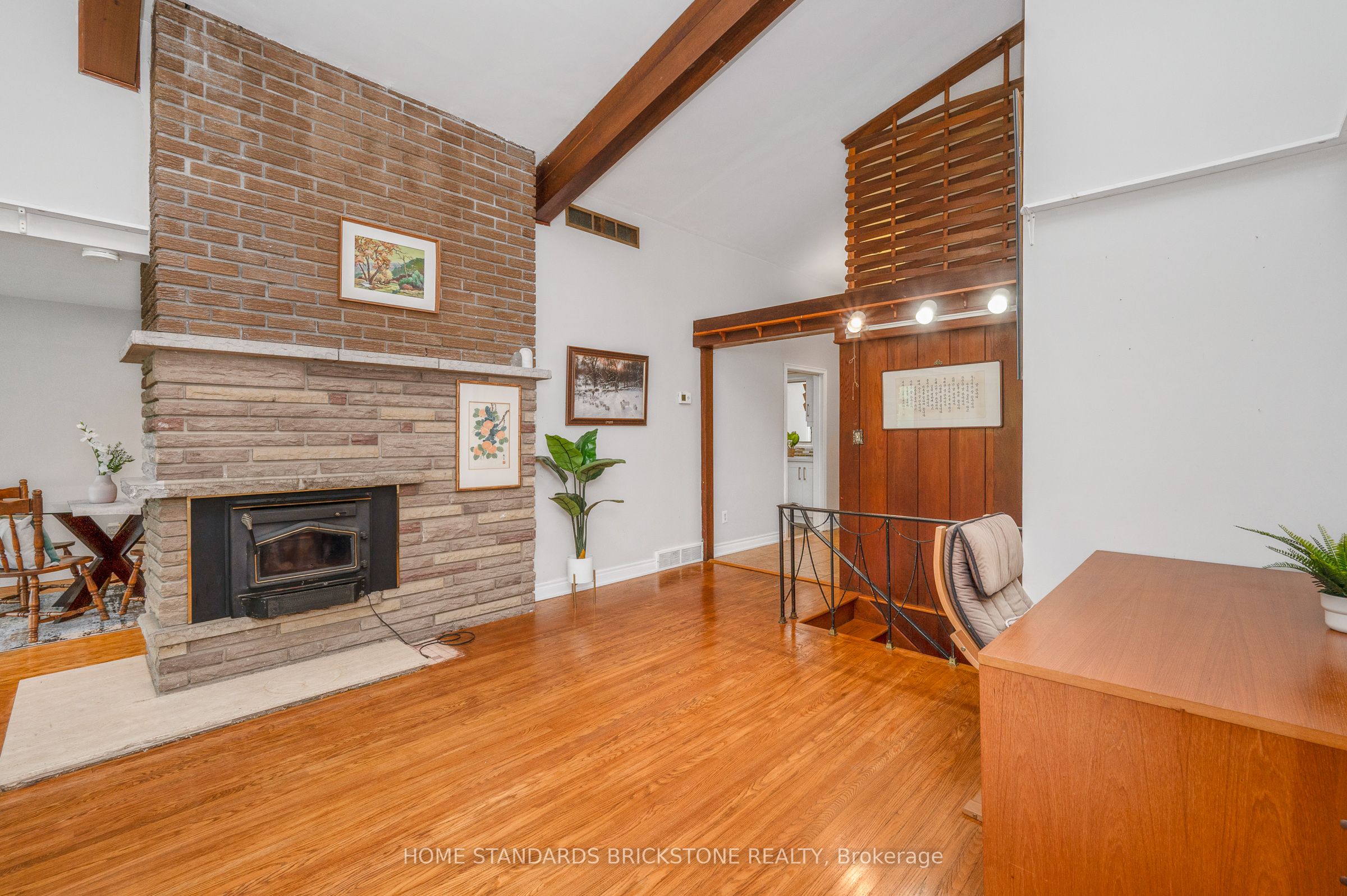 72 Mountain Avenue N Property Photo 10