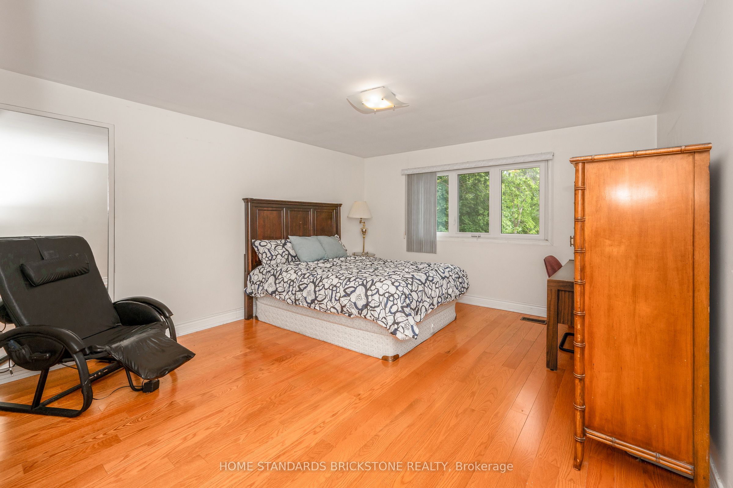 72 Mountain Avenue N Property Photo 18