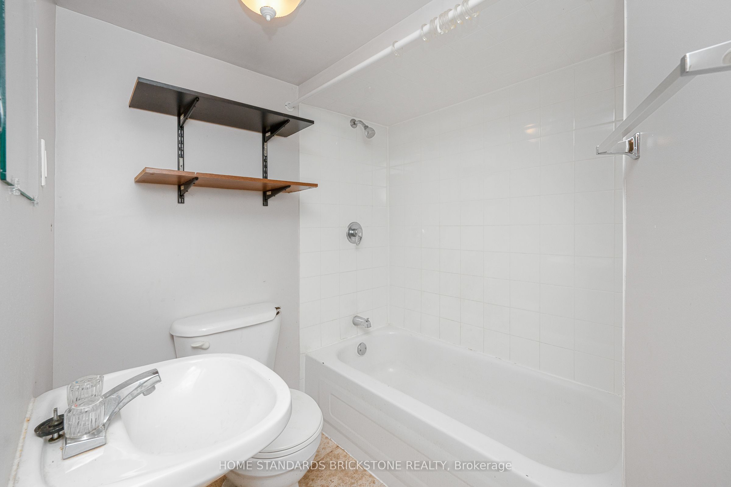 72 Mountain Avenue N Property Photo 34