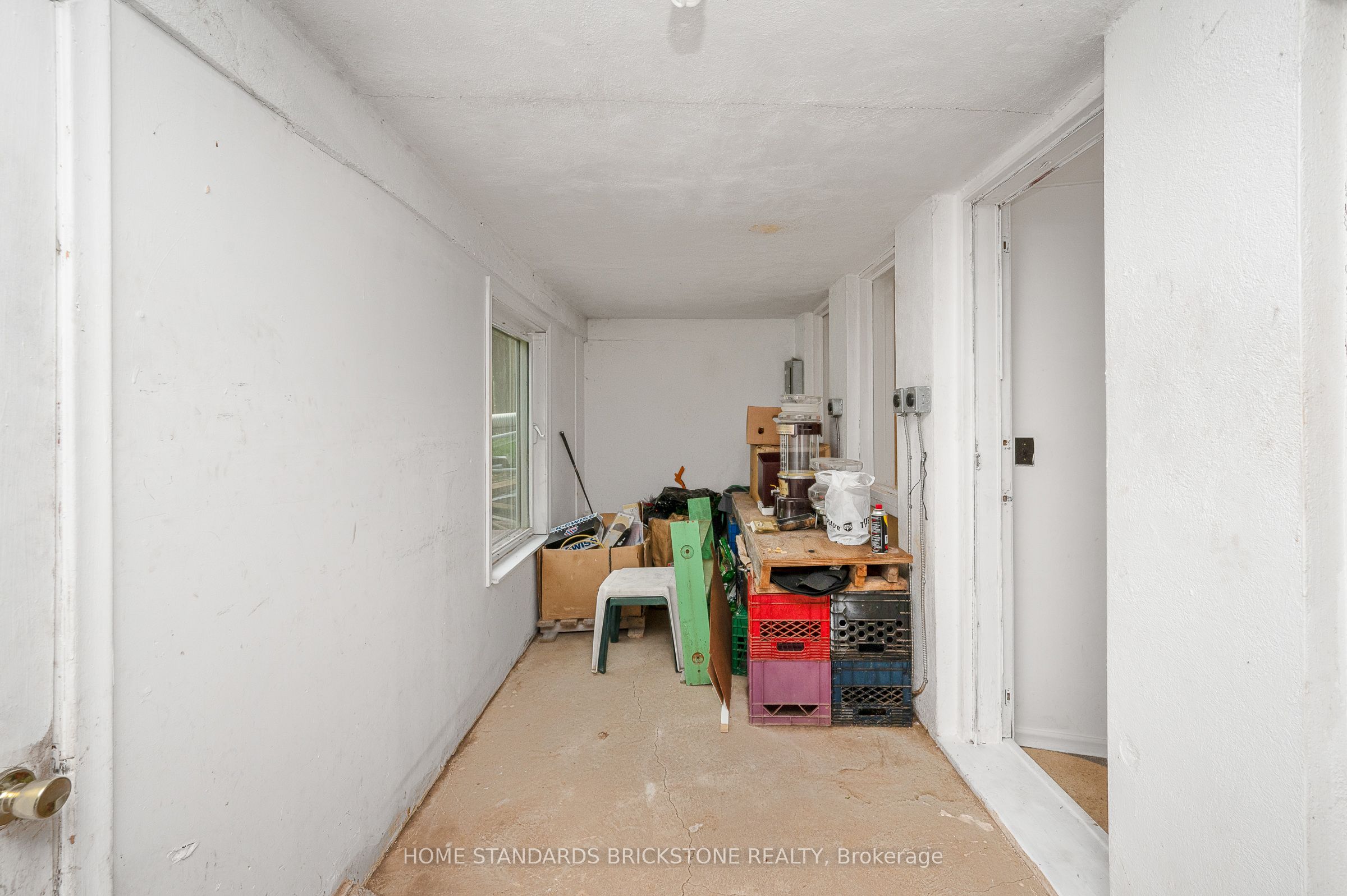 72 Mountain Avenue N Property Photo 36