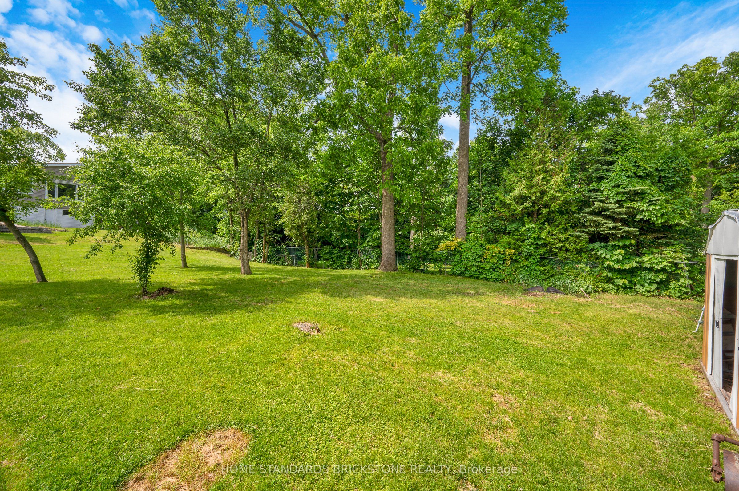 72 Mountain Avenue N Property Photo 39