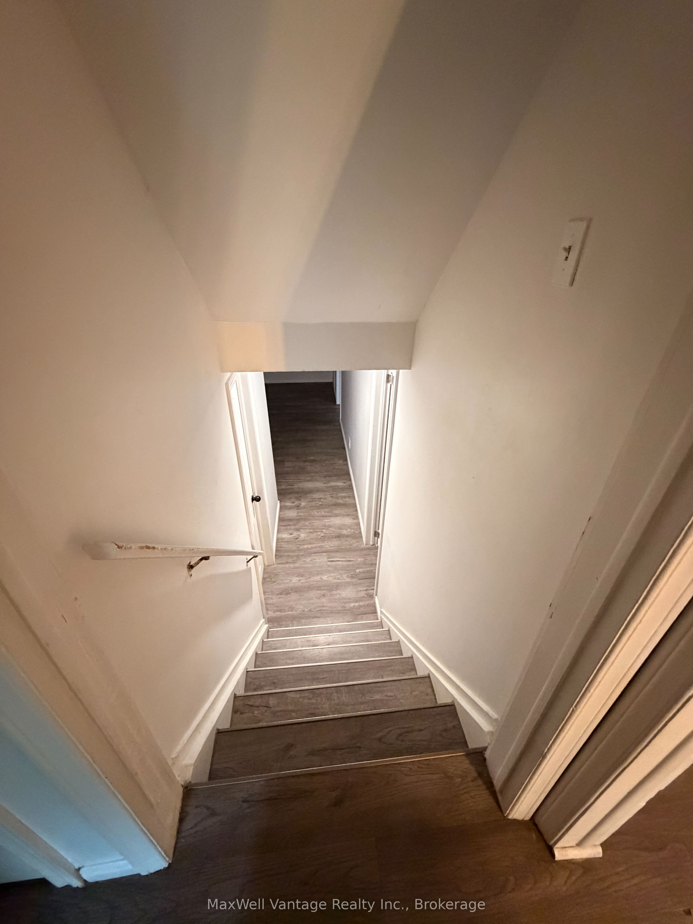283 Vine Street Property Photo 3