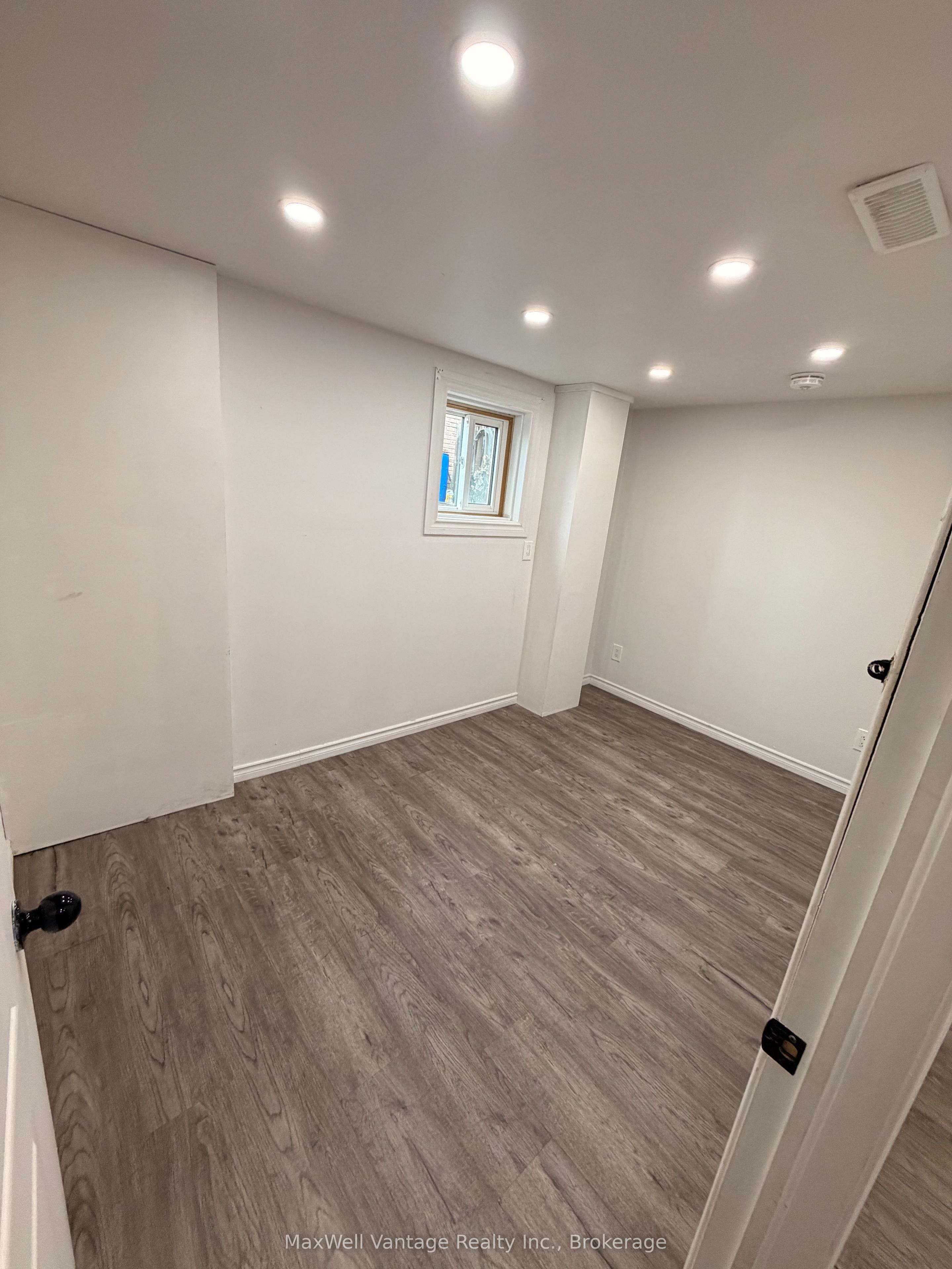 283 Vine Street Property Photo 4