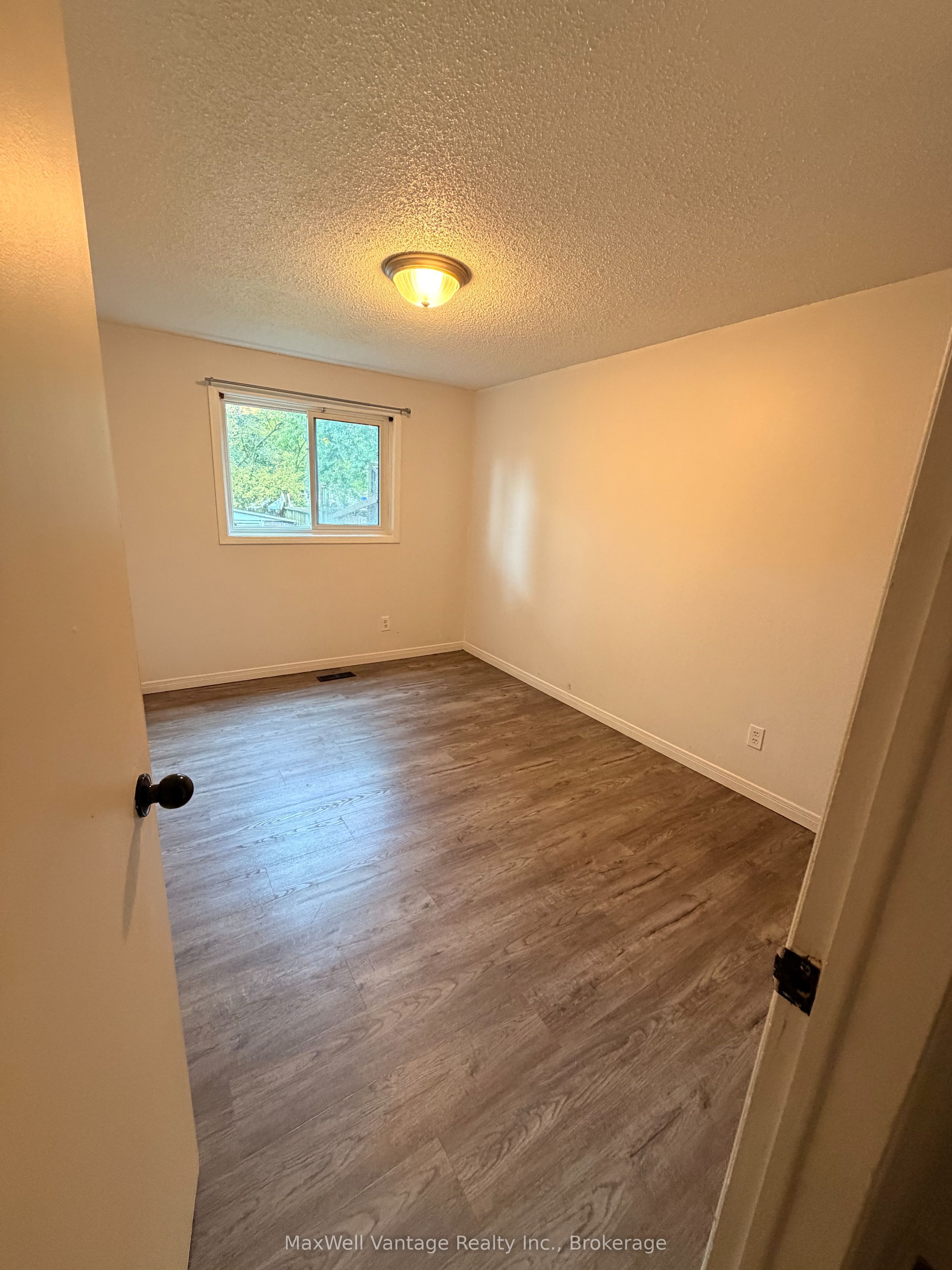 283 Vine Street Property Photo 5