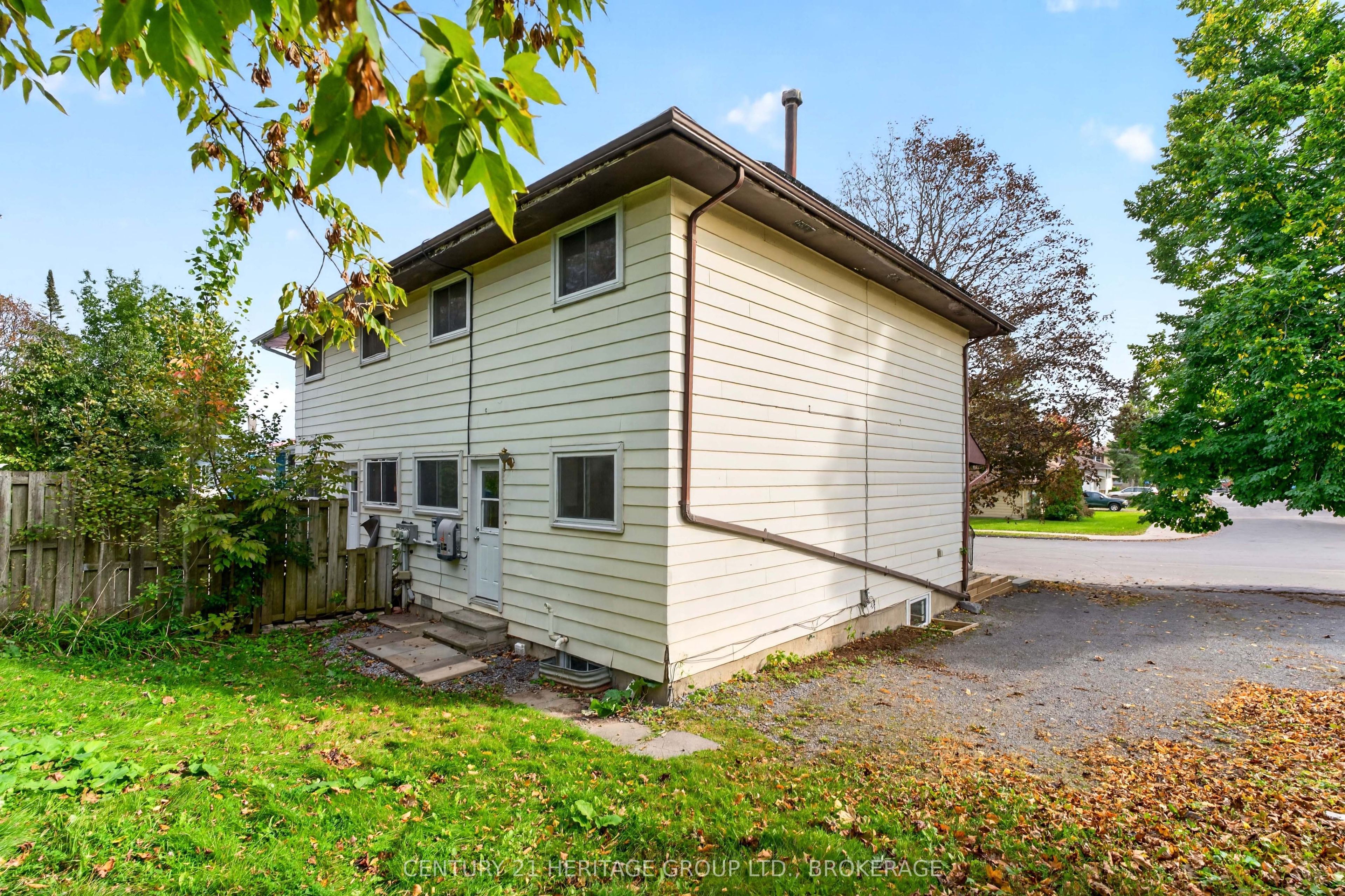54 Woodstone Crescent Property Photo 4