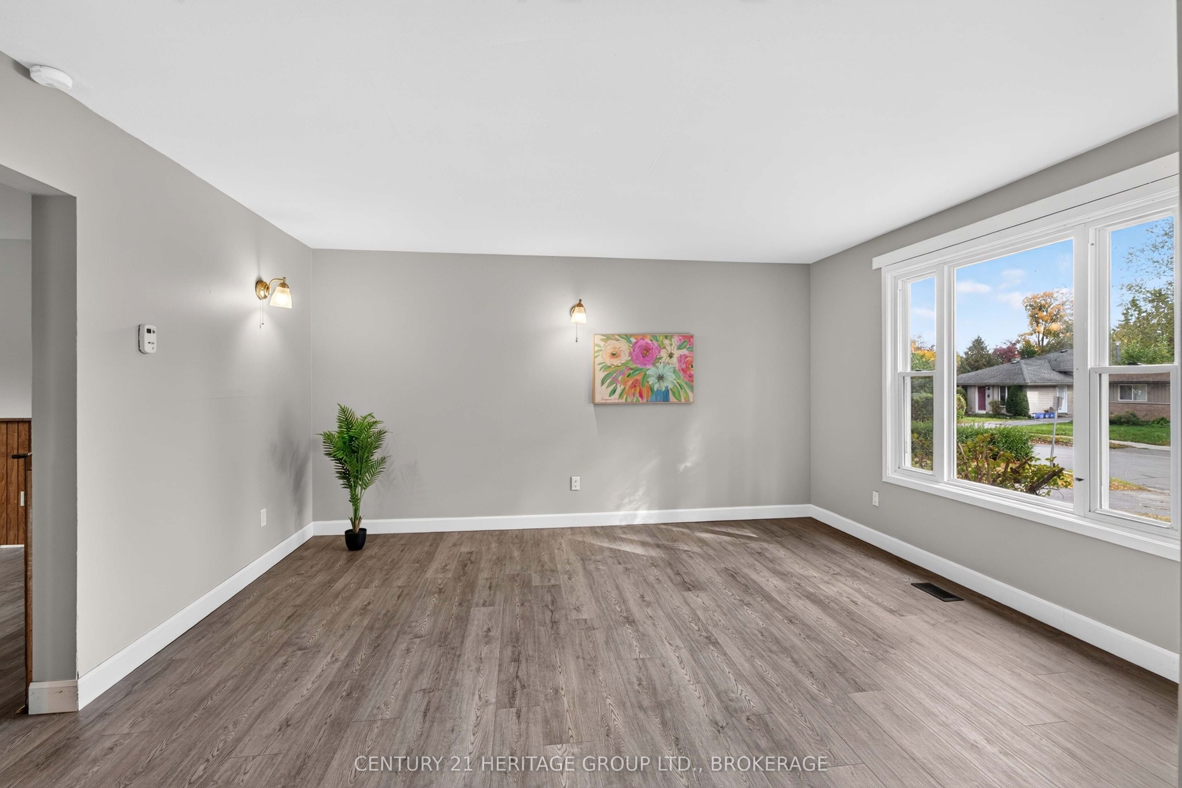 54 Woodstone Crescent Property Photo 8