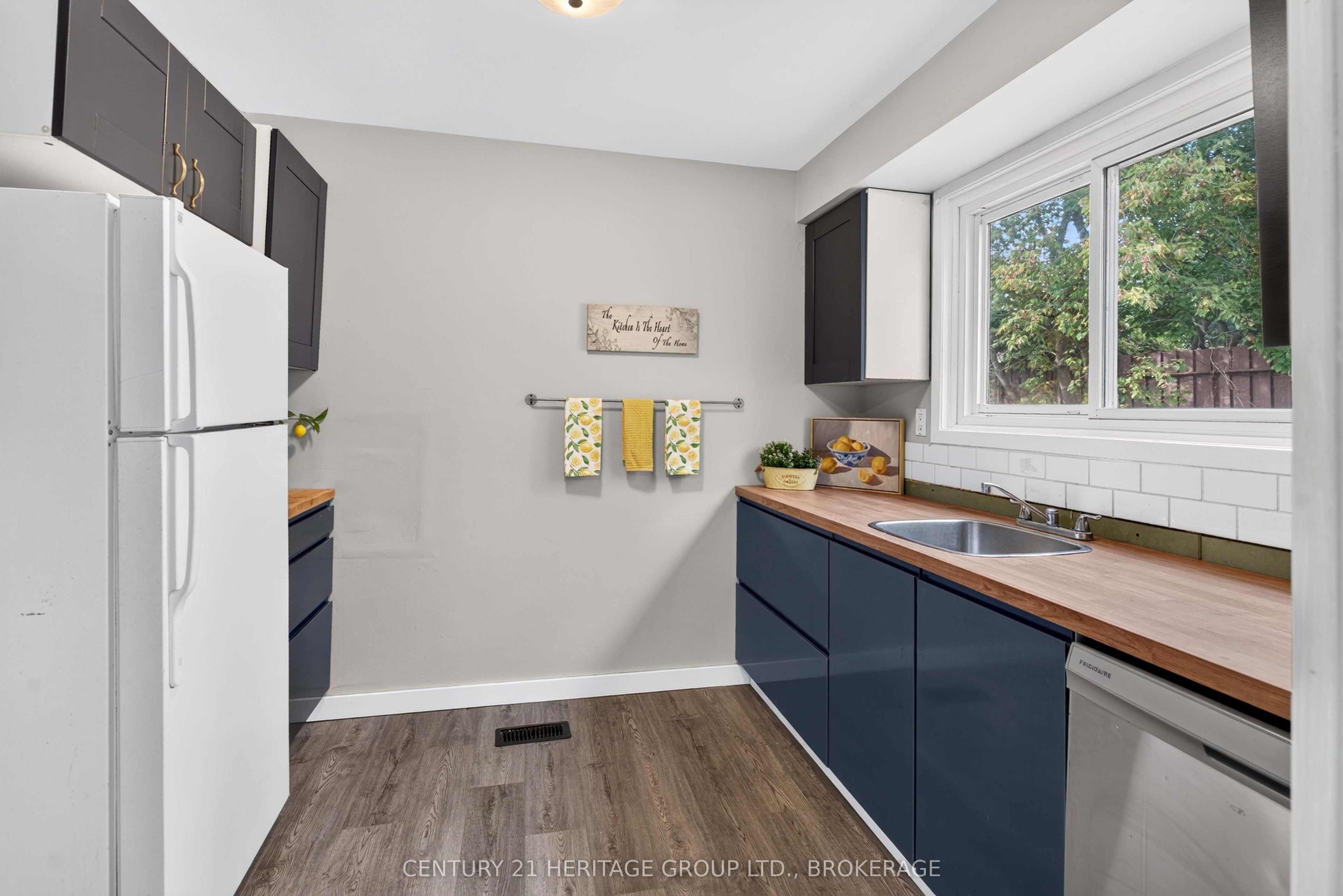 54 Woodstone Crescent Property Photo 12
