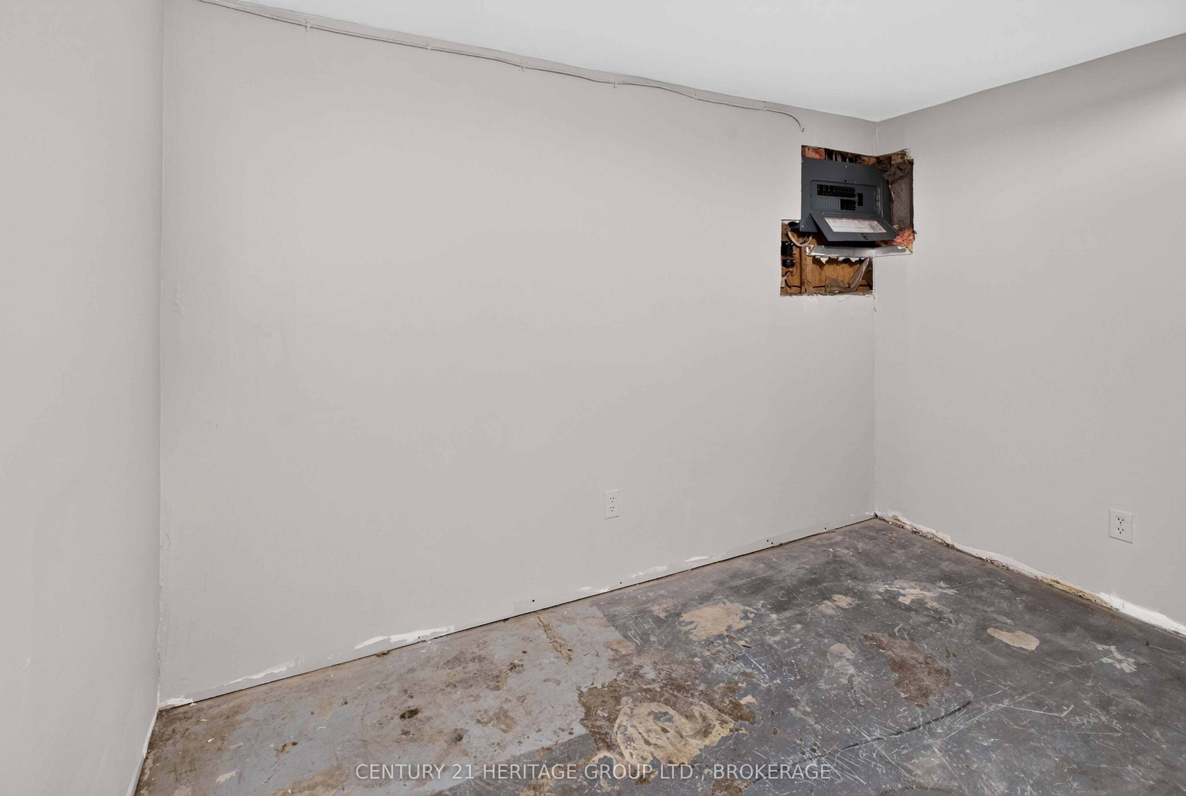 54 Woodstone Crescent Property Photo 30