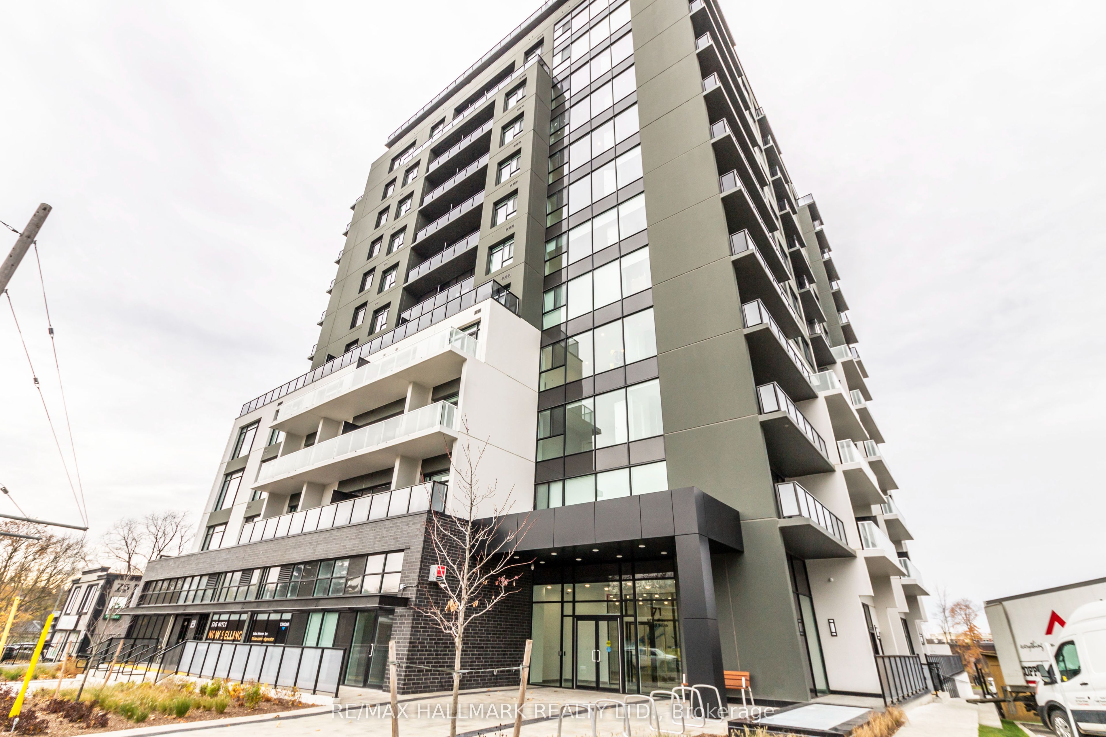 71 Wyndham Street S 701 Property Photo 1