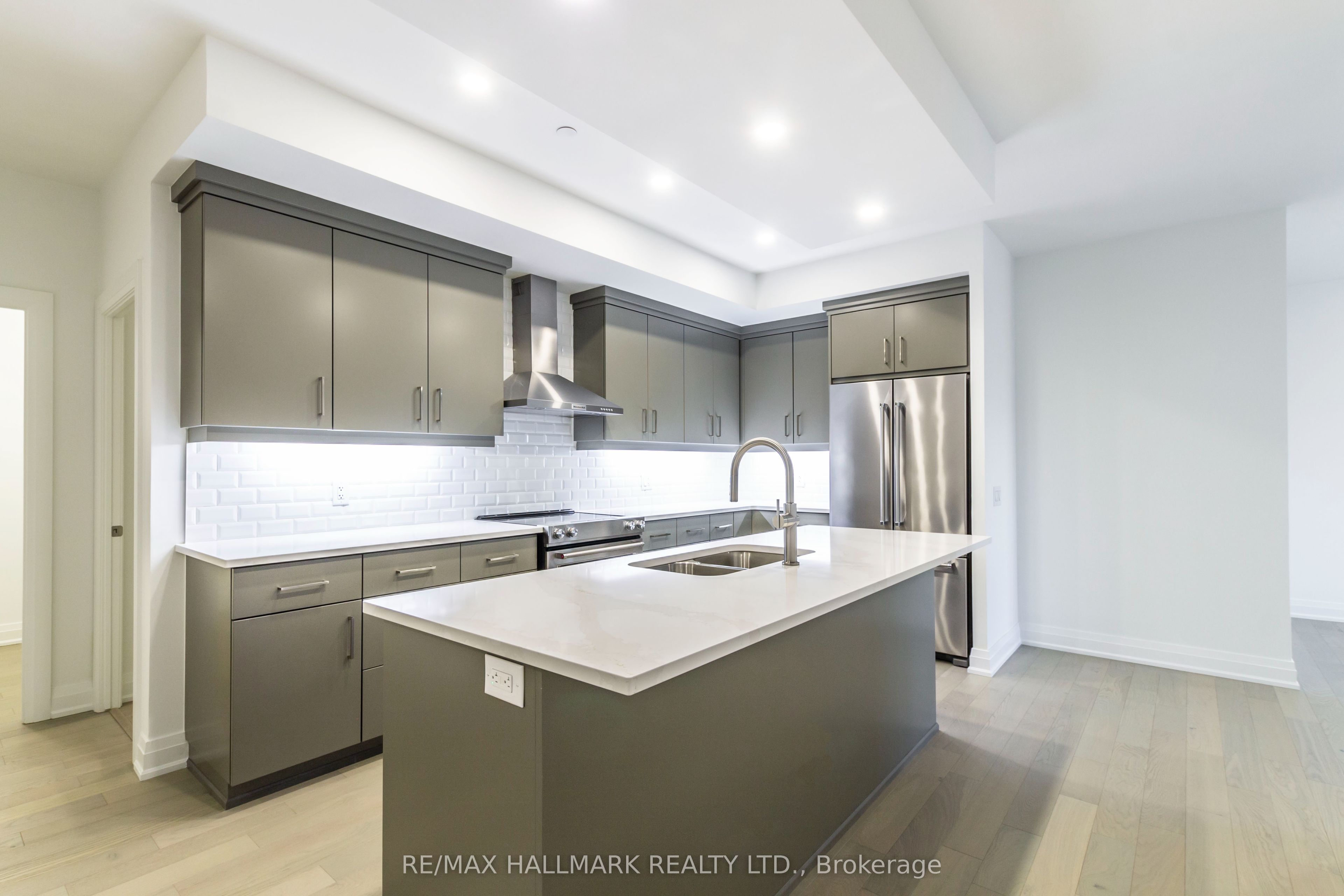71 Wyndham Street S 701 Property Photo 9