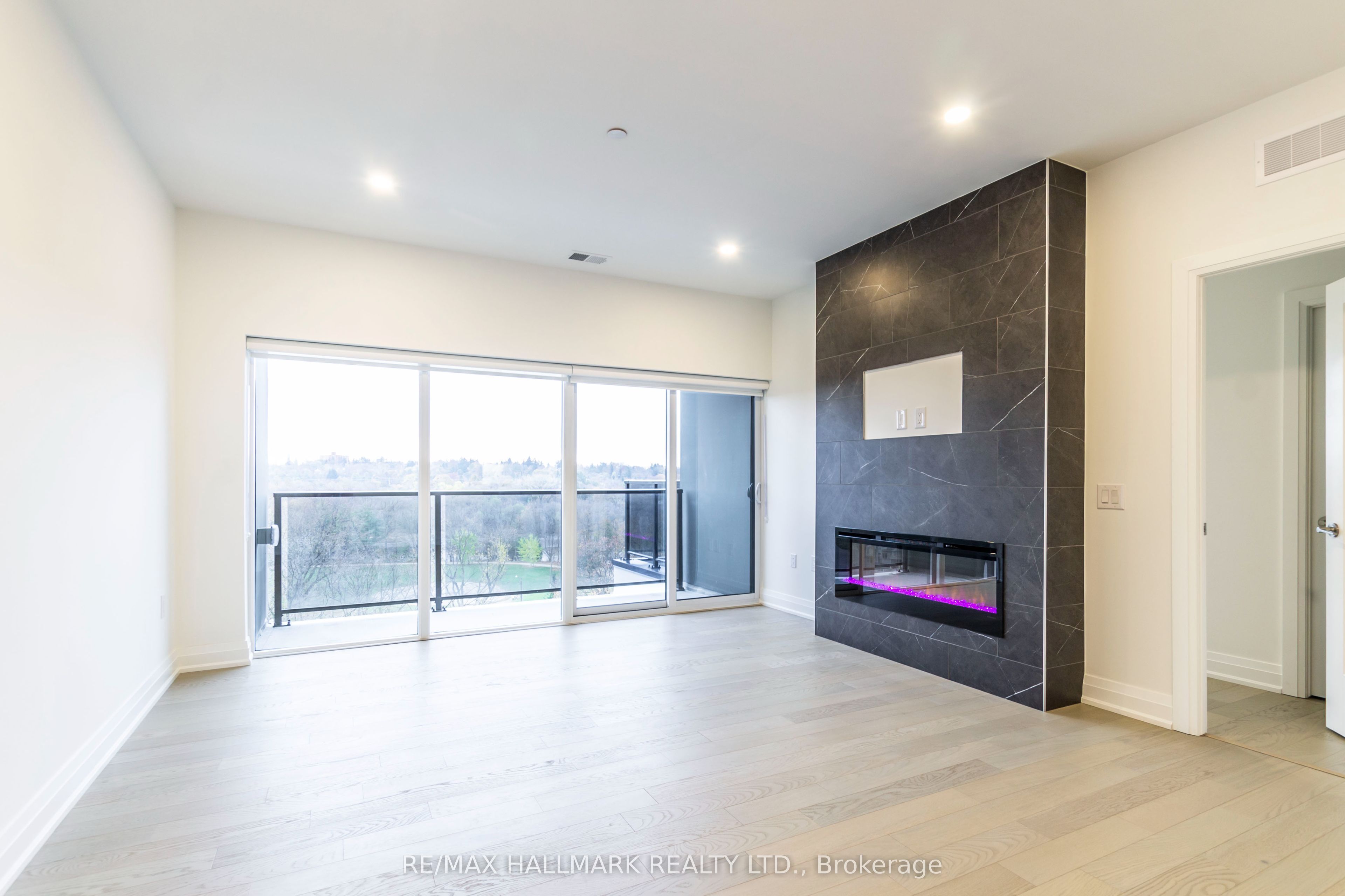 71 Wyndham Street S 701 Property Photo 13