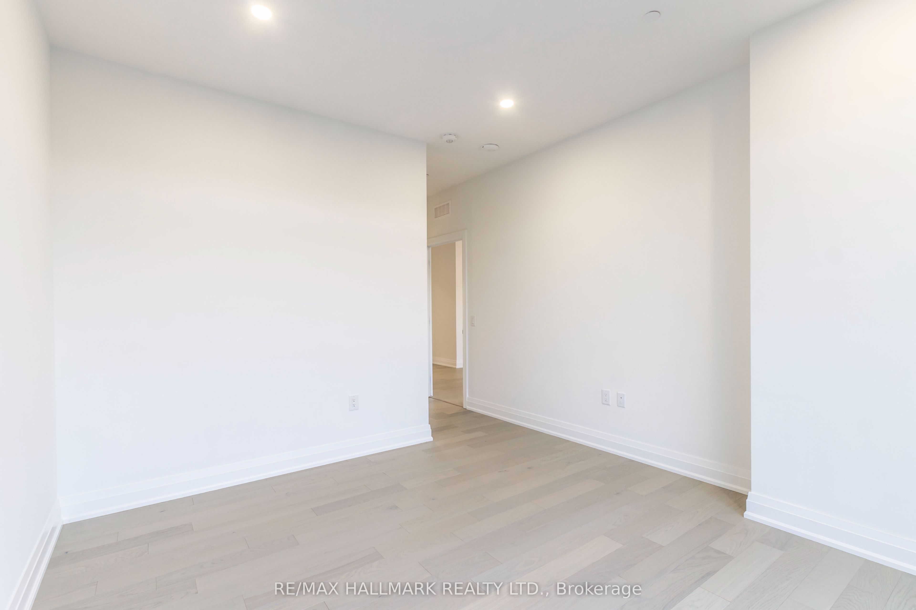 71 Wyndham Street S 701 Property Photo 15