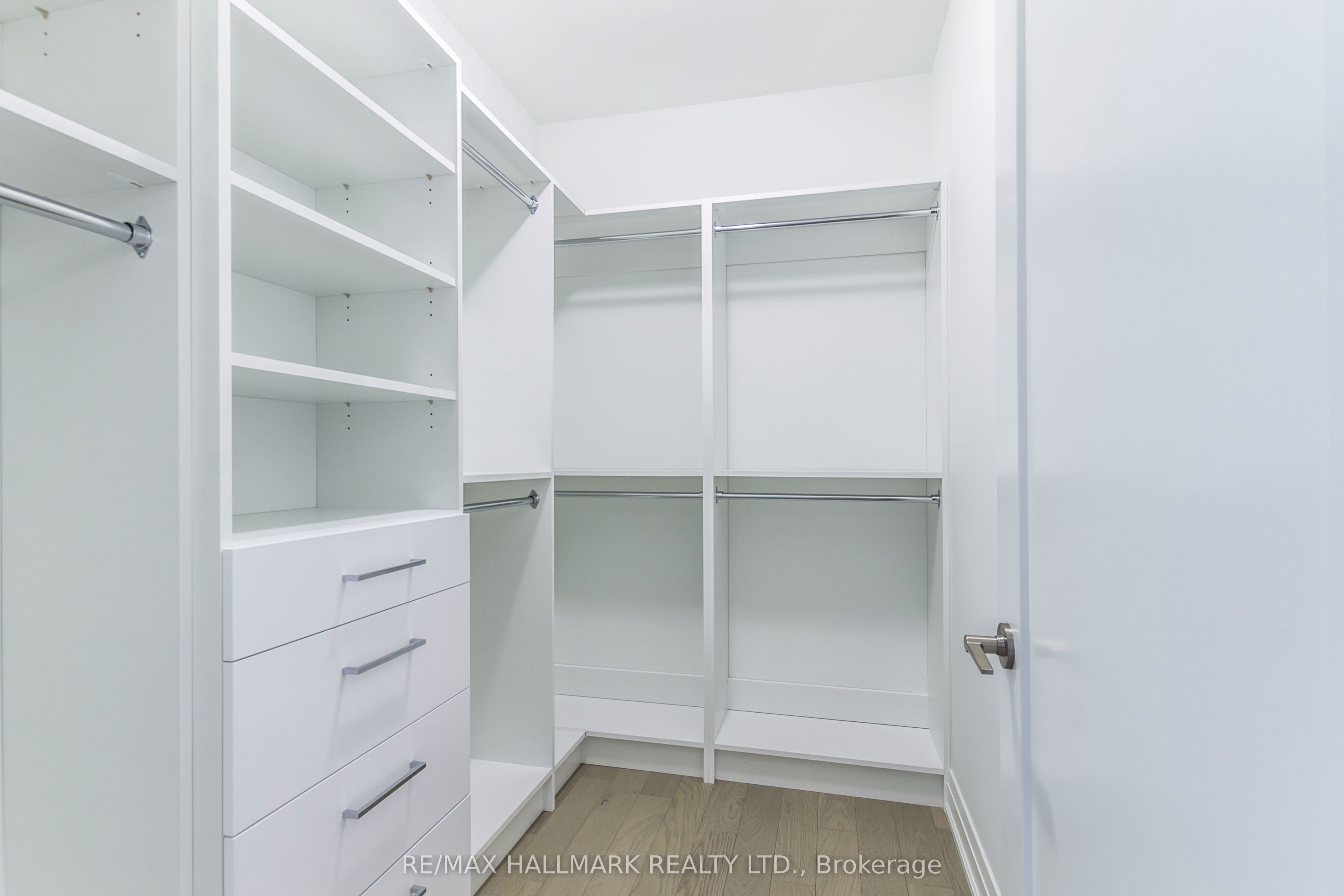 71 Wyndham Street S 701 Property Photo 16