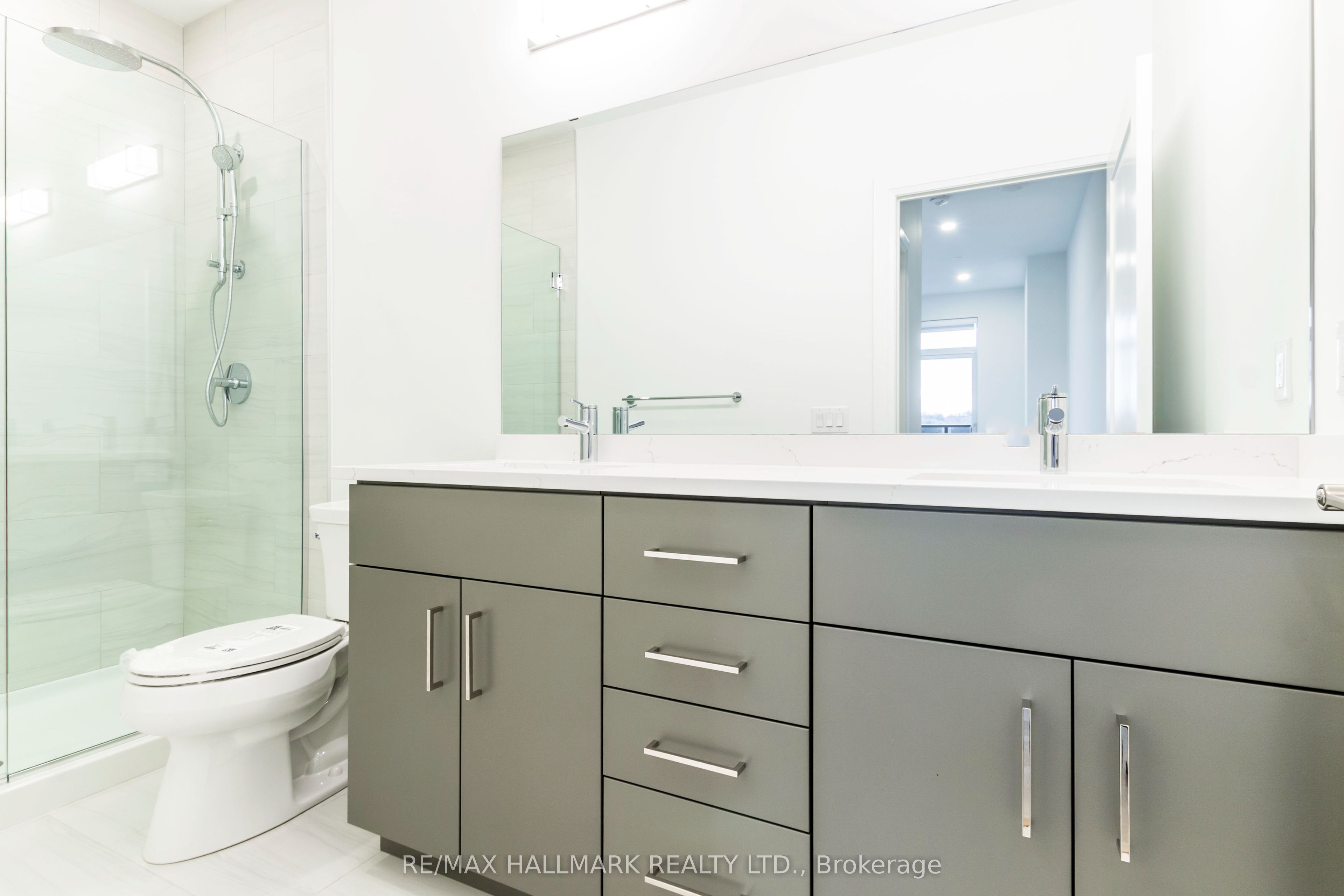 71 Wyndham Street S 701 Property Photo 17