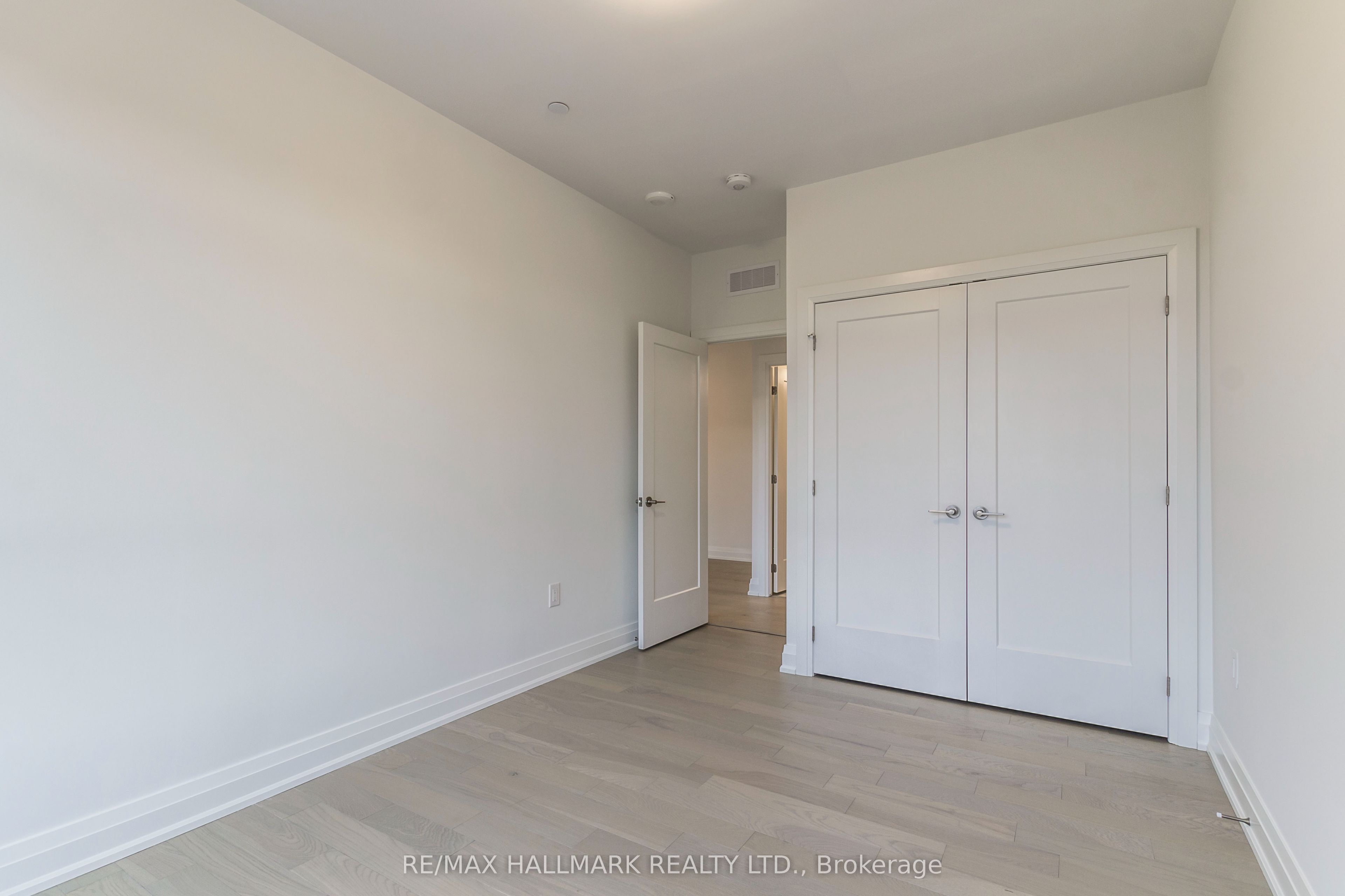71 Wyndham Street S 701 Property Photo 19