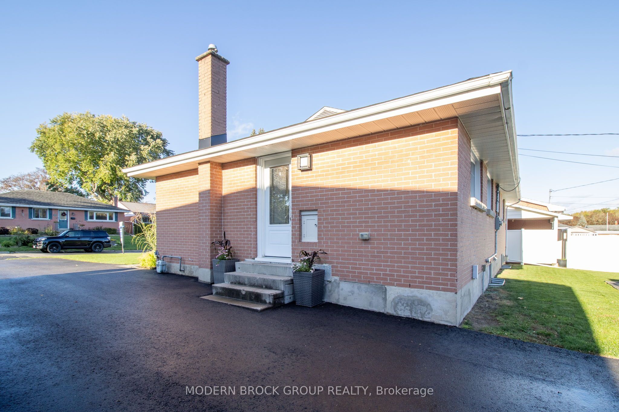 10 Manor Drive Property Photo 4