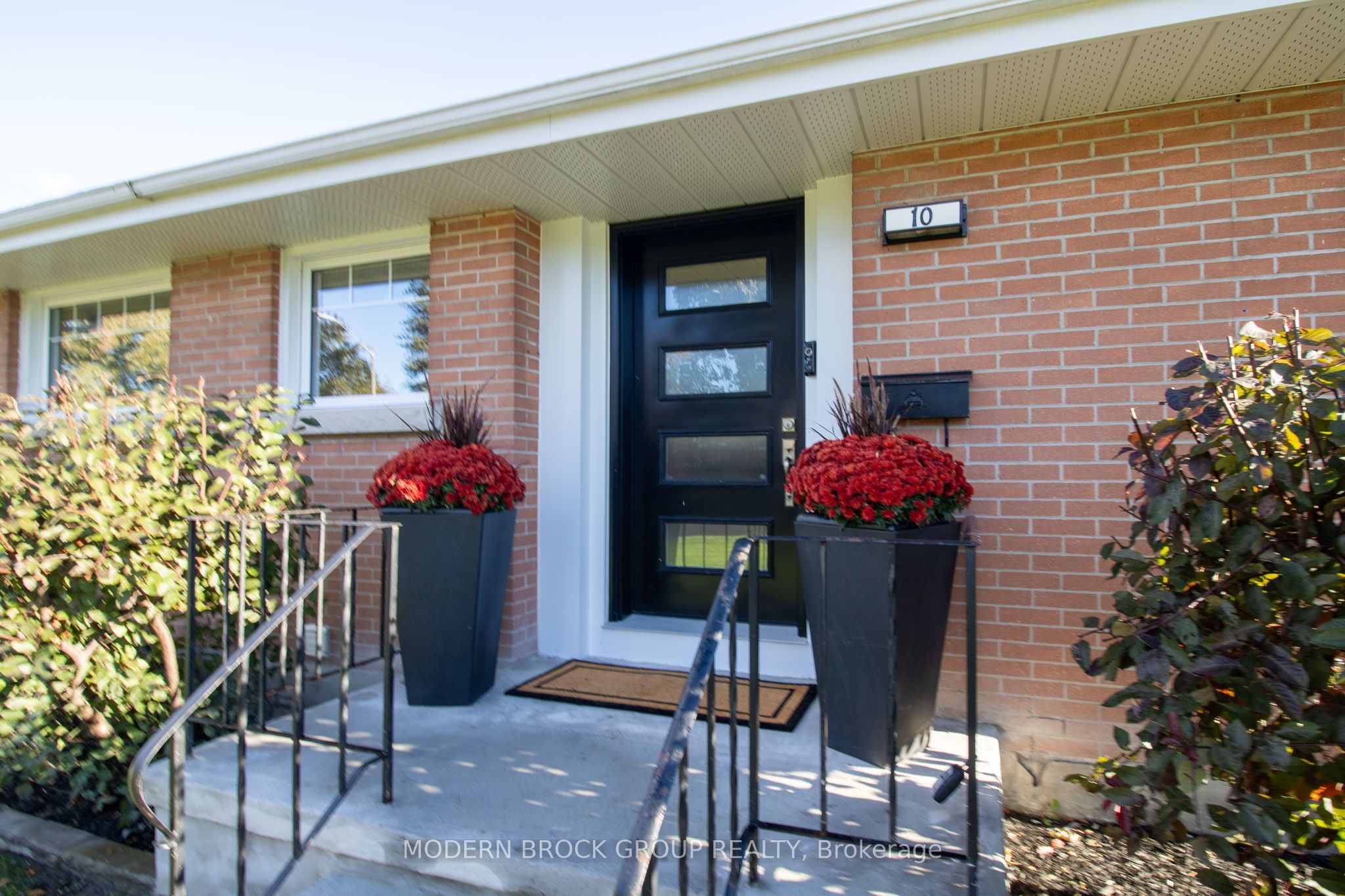 10 Manor Drive Property Photo 7