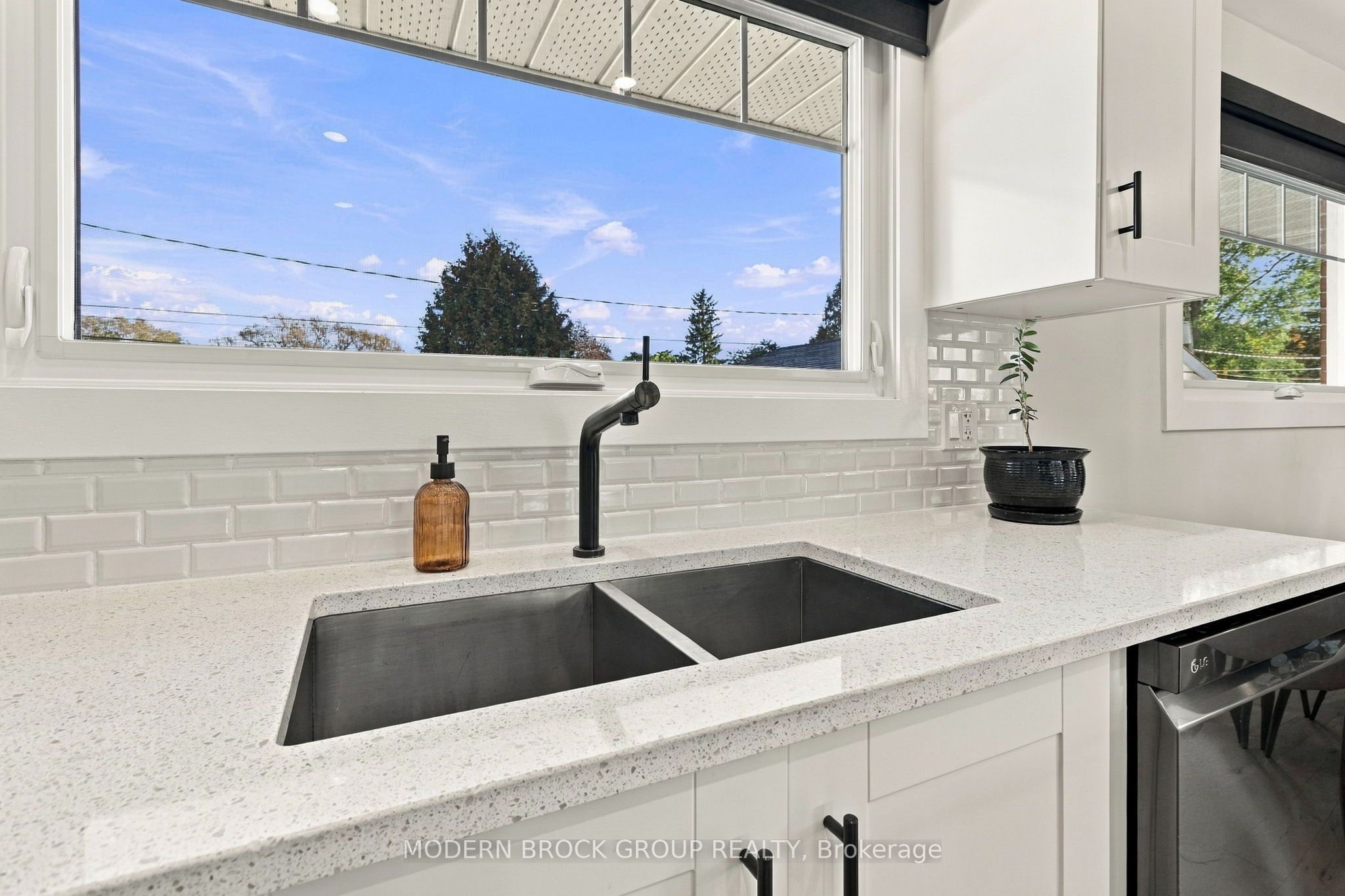 10 Manor Drive Property Photo 12