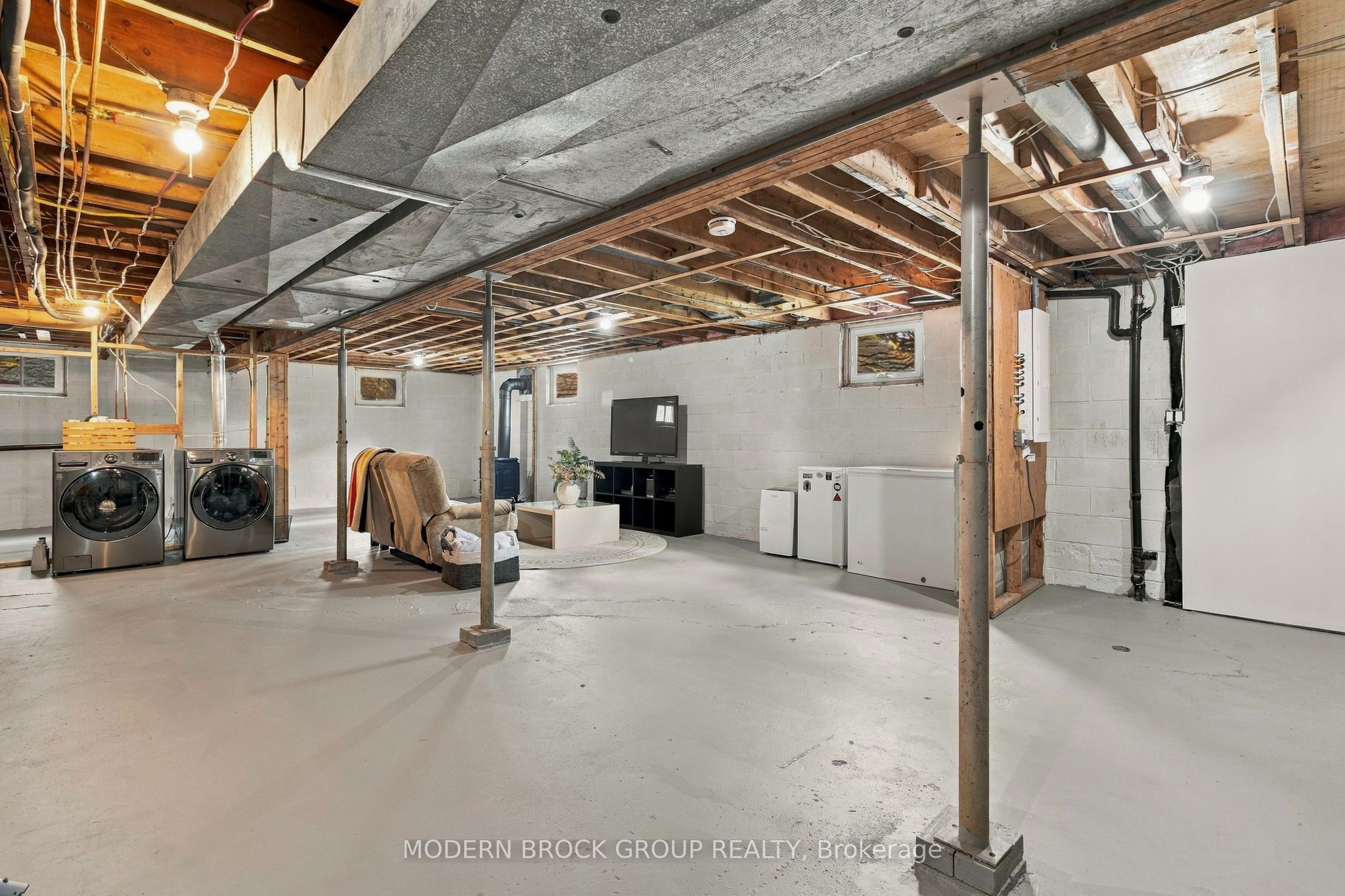 10 Manor Drive Property Photo 36