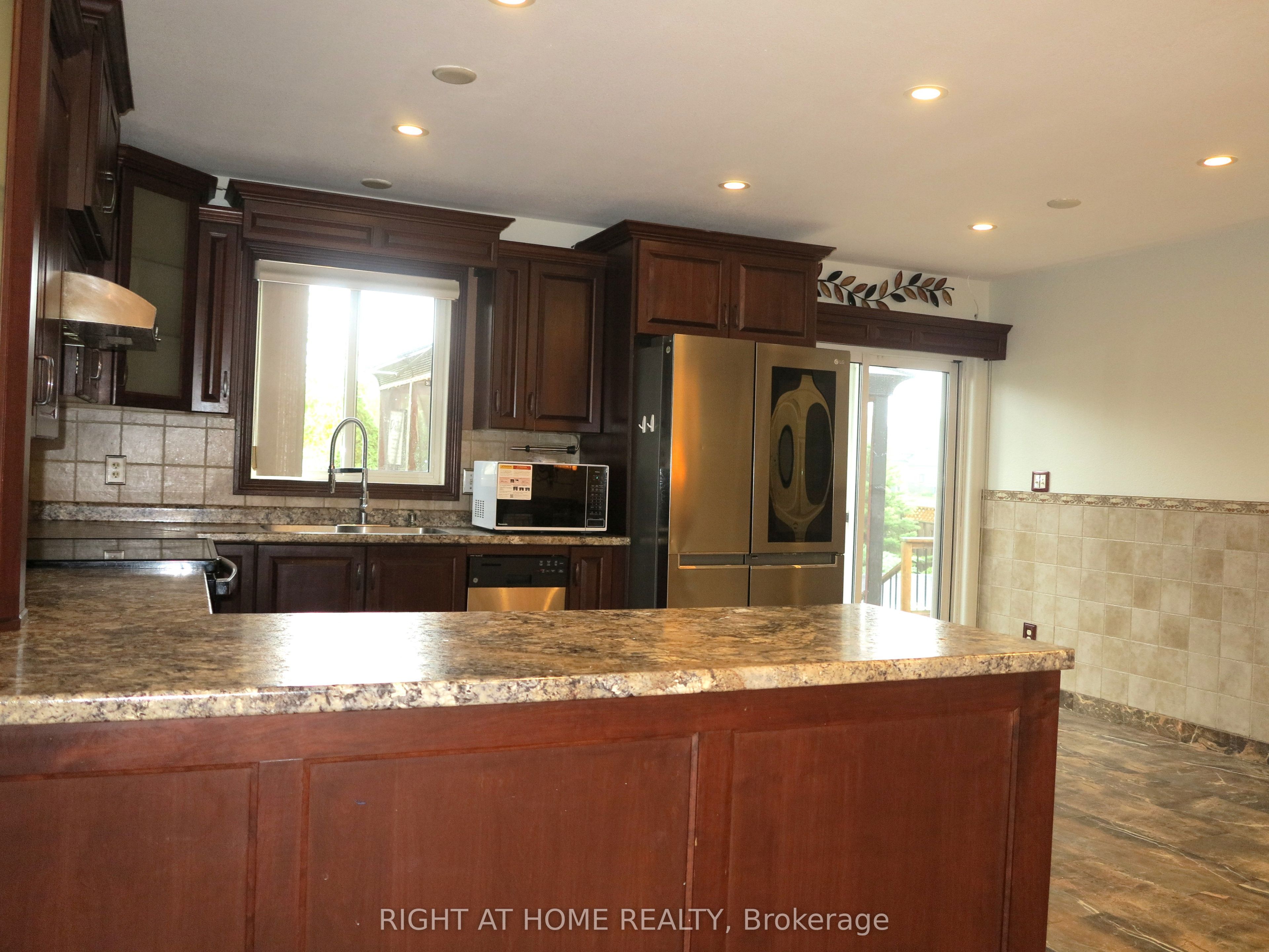 101 Joanne Court Property Photo 6