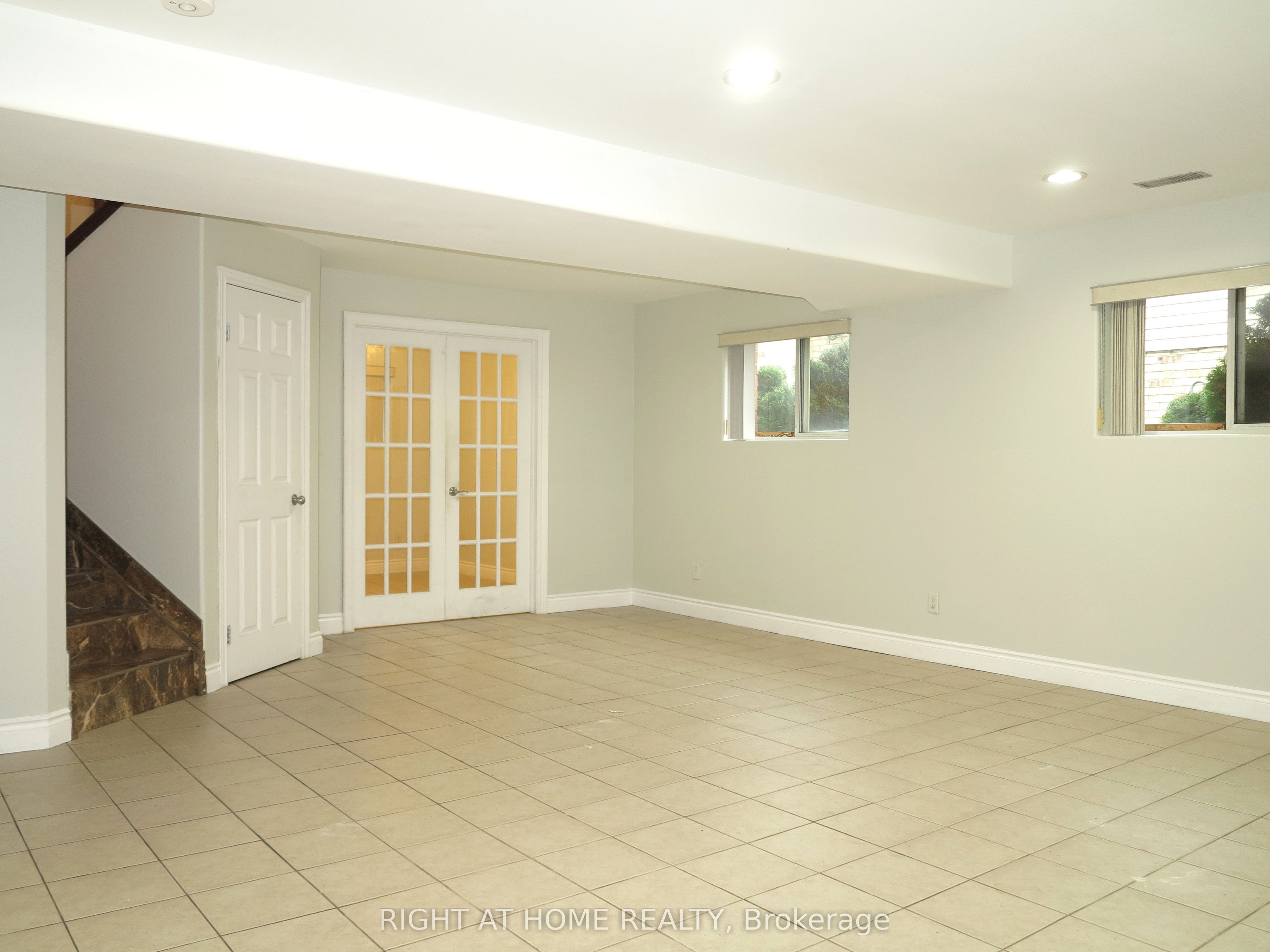 101 Joanne Court Property Photo 20