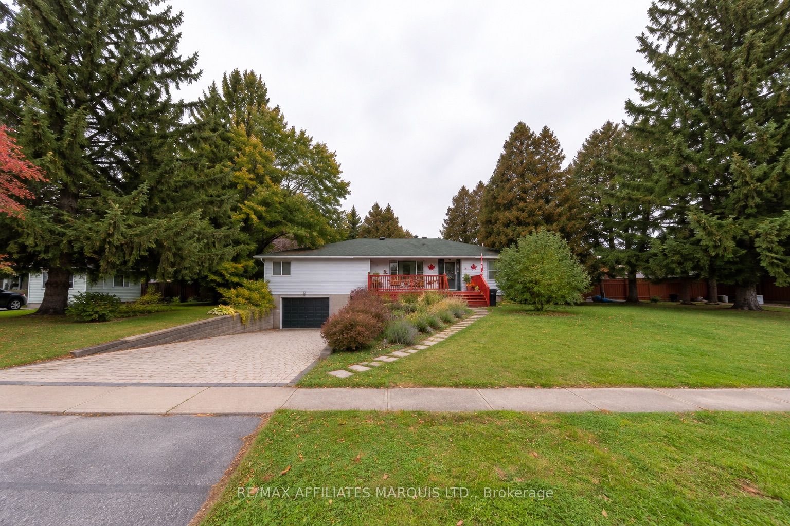 60 Maple Street Property Photo 2