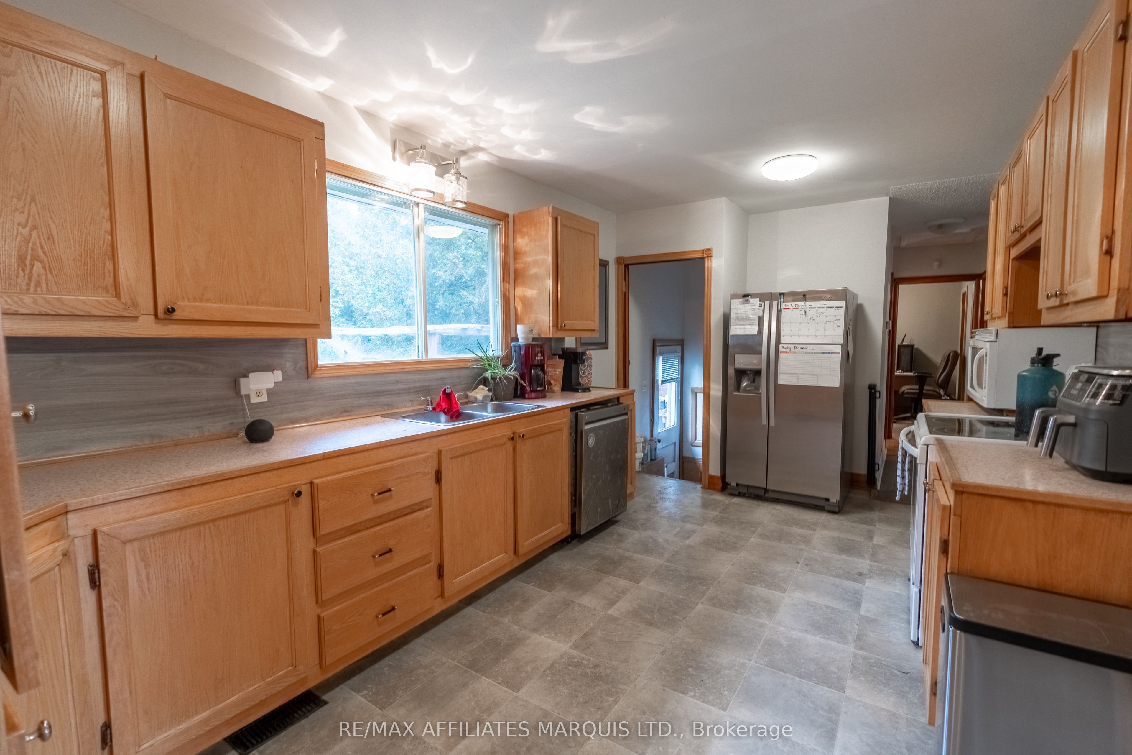 60 Maple Street Property Photo 4