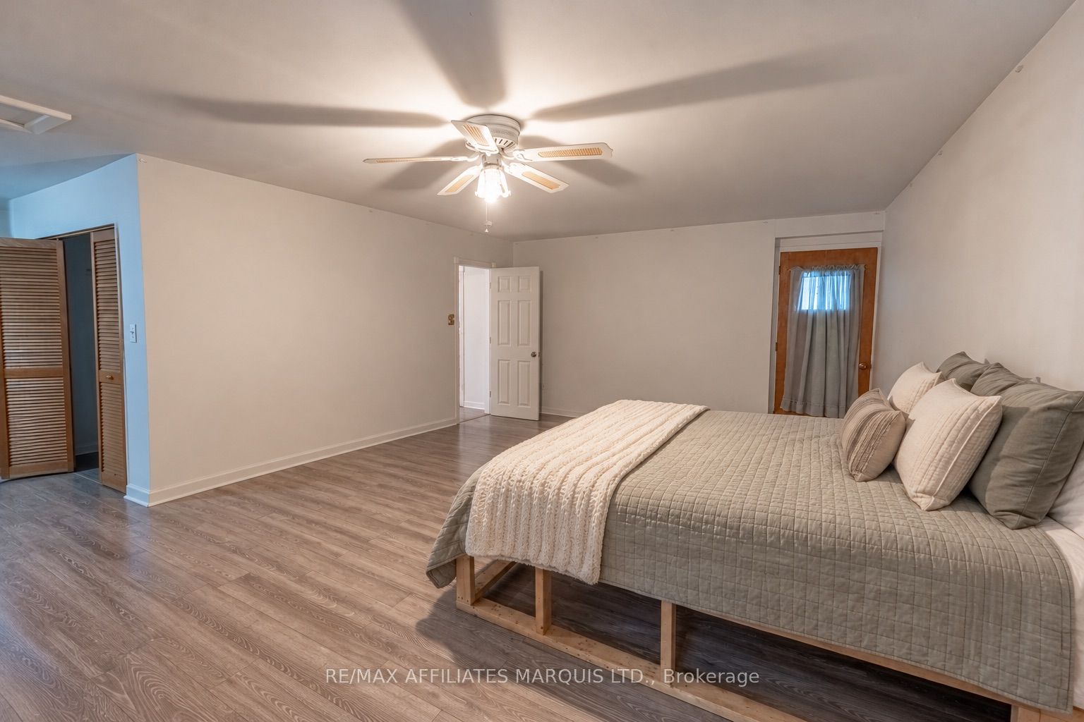 60 Maple Street Property Photo 9