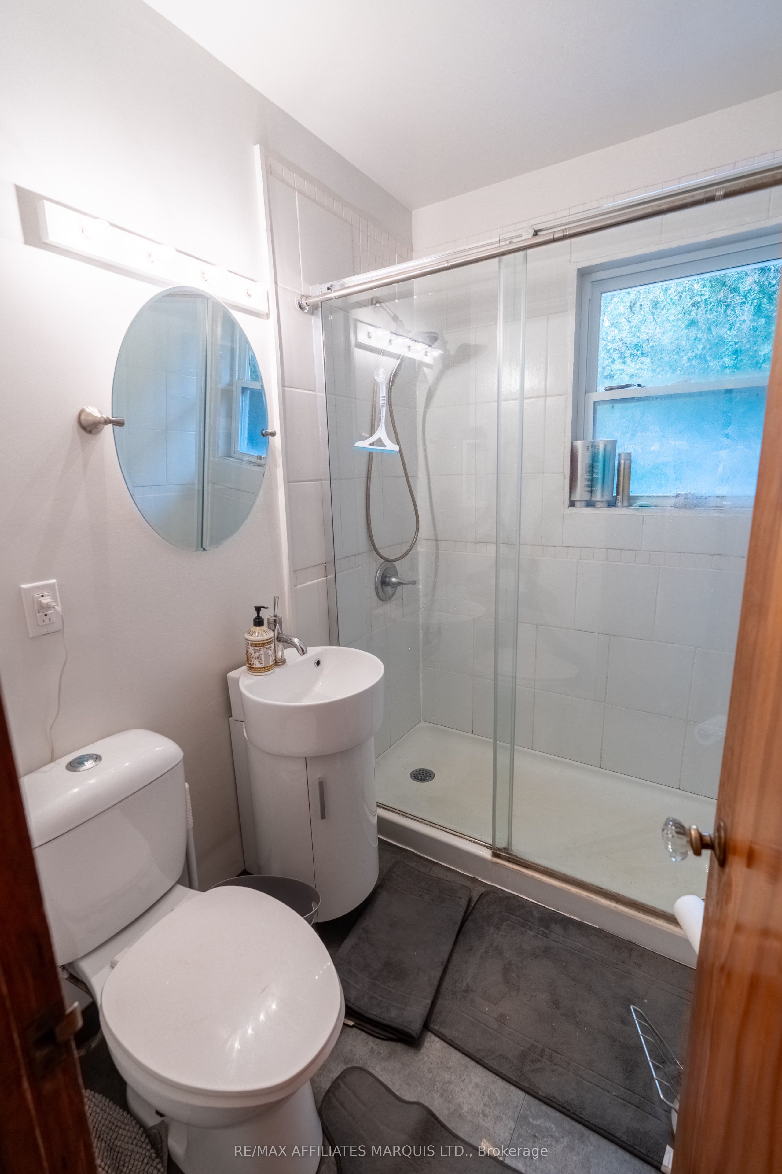 60 Maple Street Property Photo 14