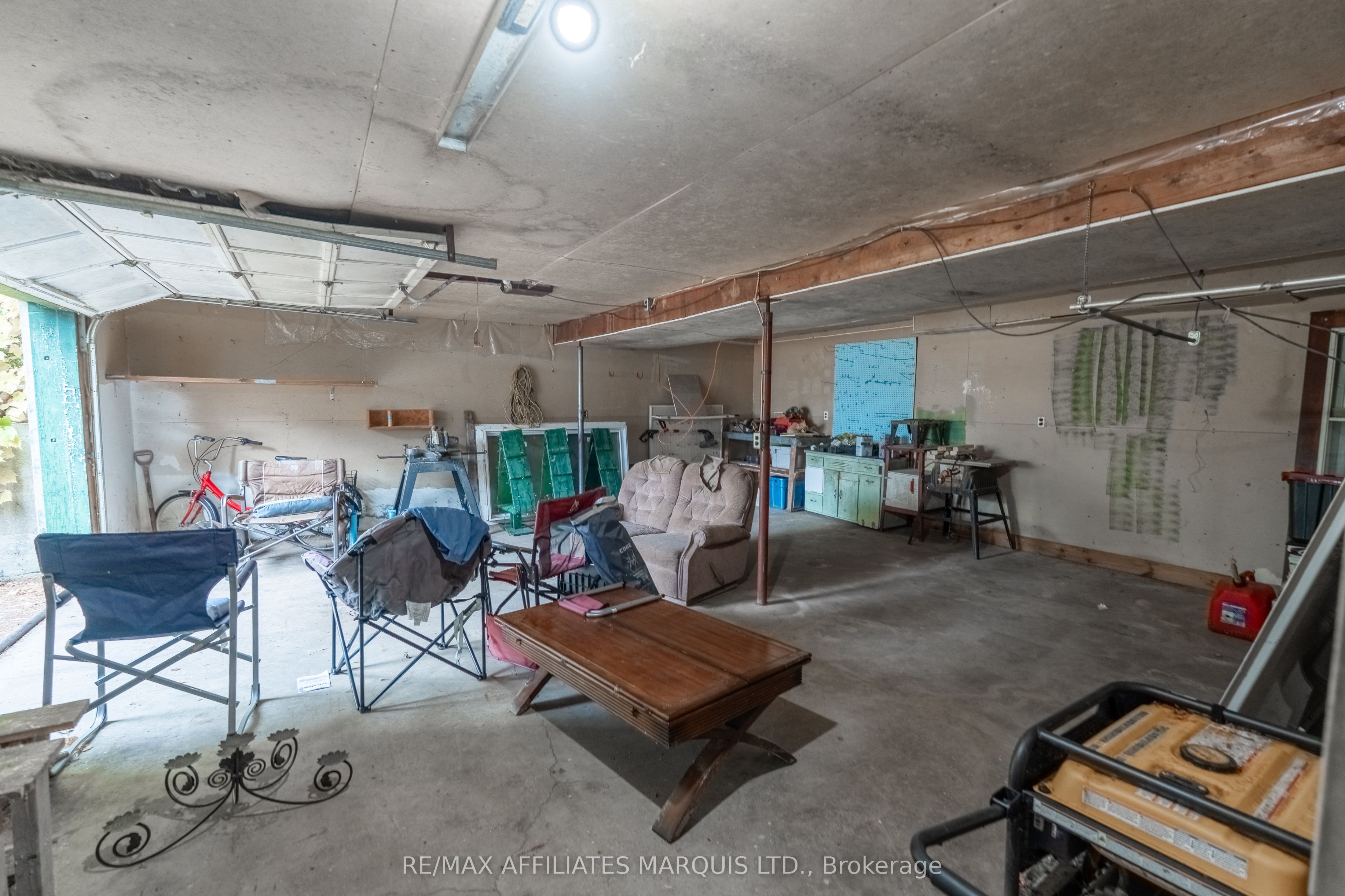 60 Maple Street Property Photo 16