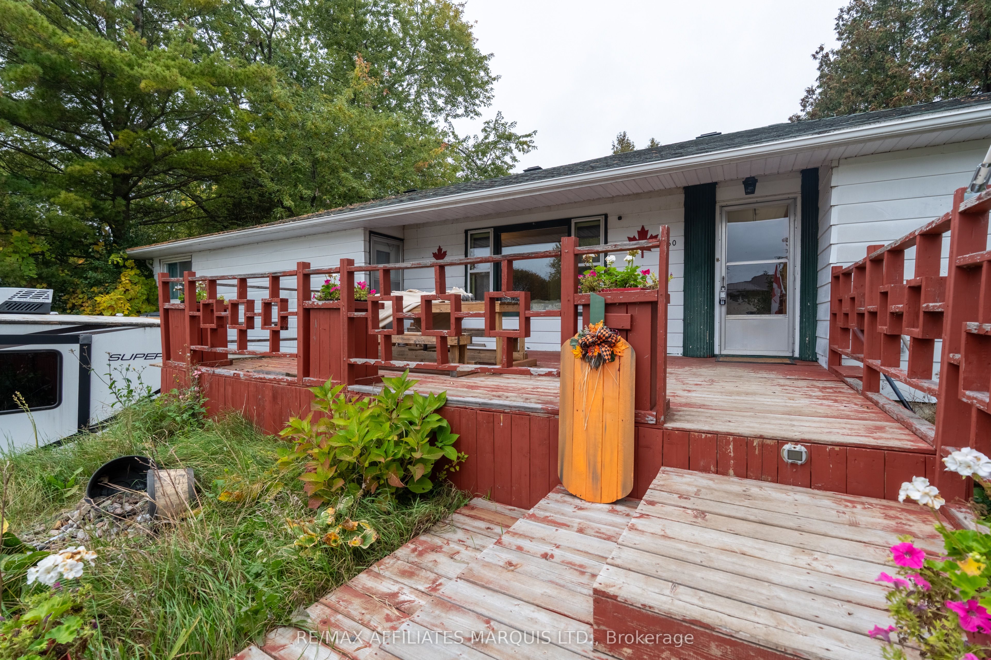 60 Maple Street Property Photo 19