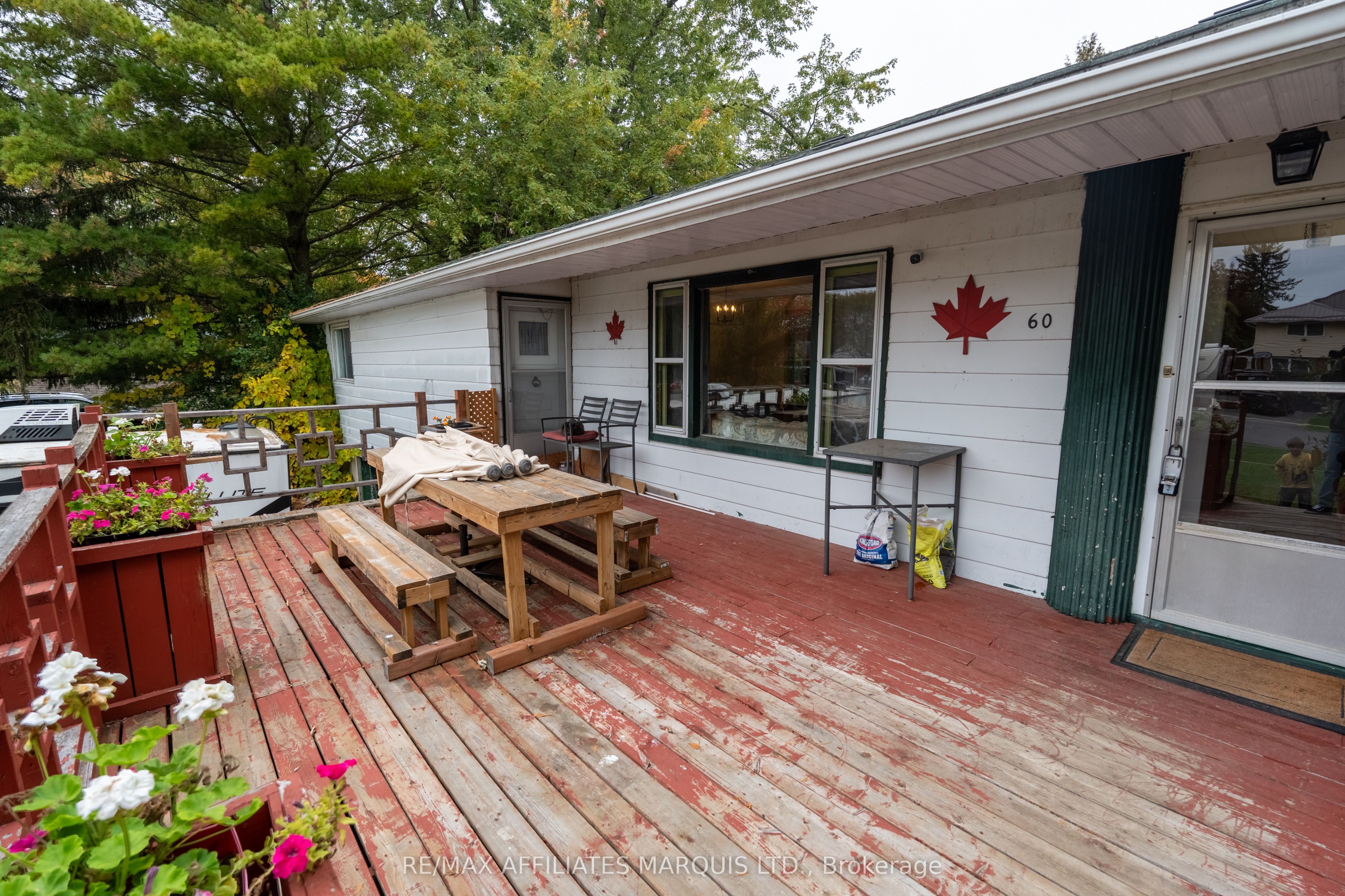60 Maple Street Property Photo 20