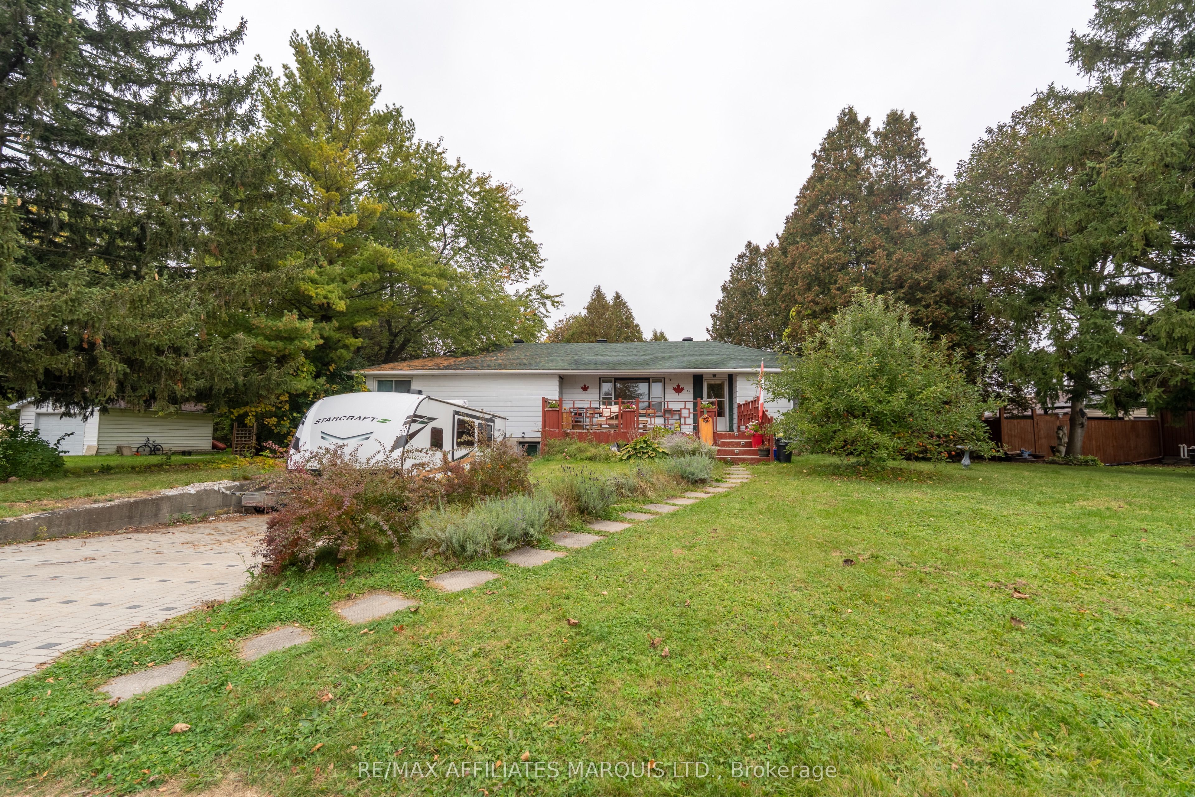 60 Maple Street Property Photo 21