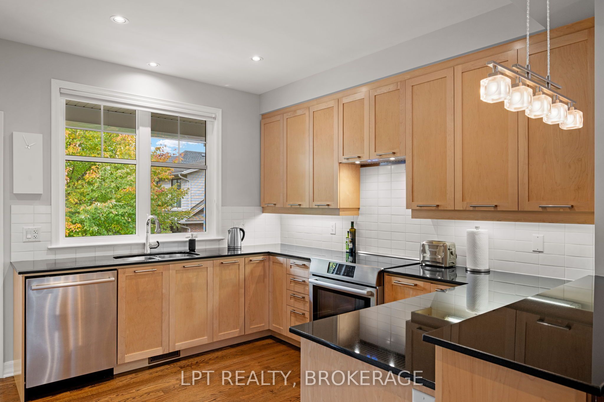 202 Dalkeith Private Property Photo 16