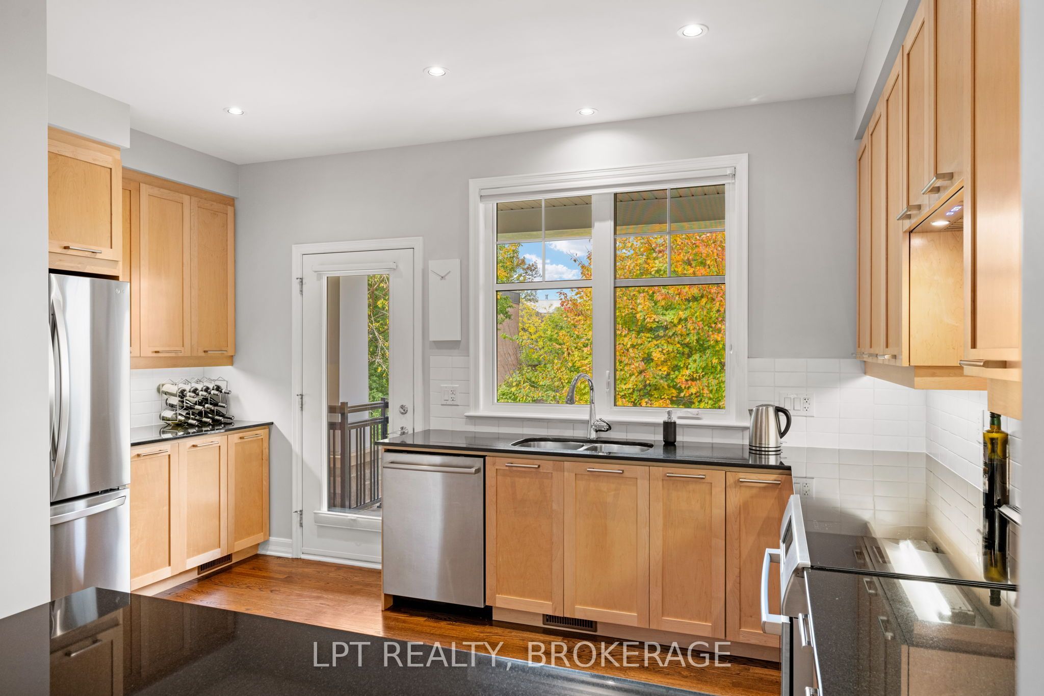 202 Dalkeith Private Property Photo 17