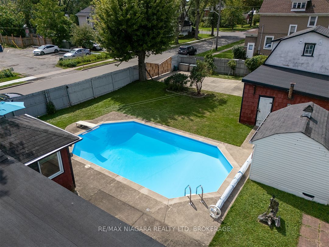 632 King Street Property Photo 6