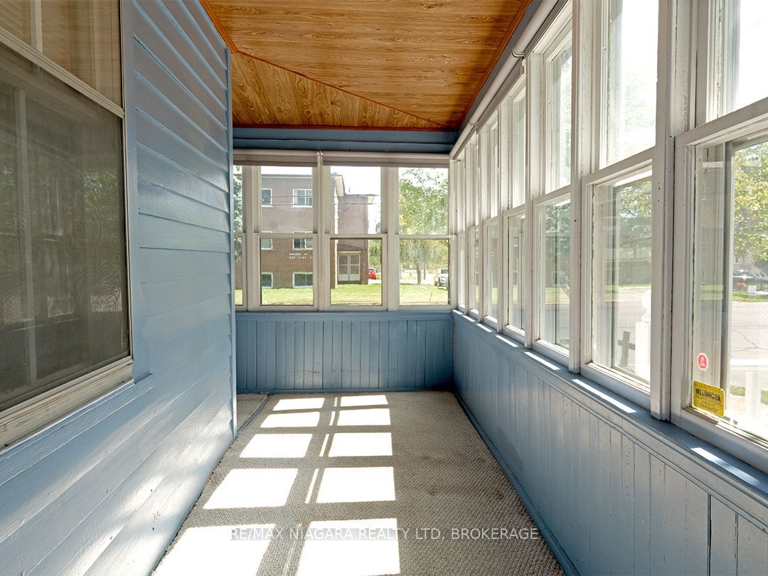632 King Street Property Photo 8
