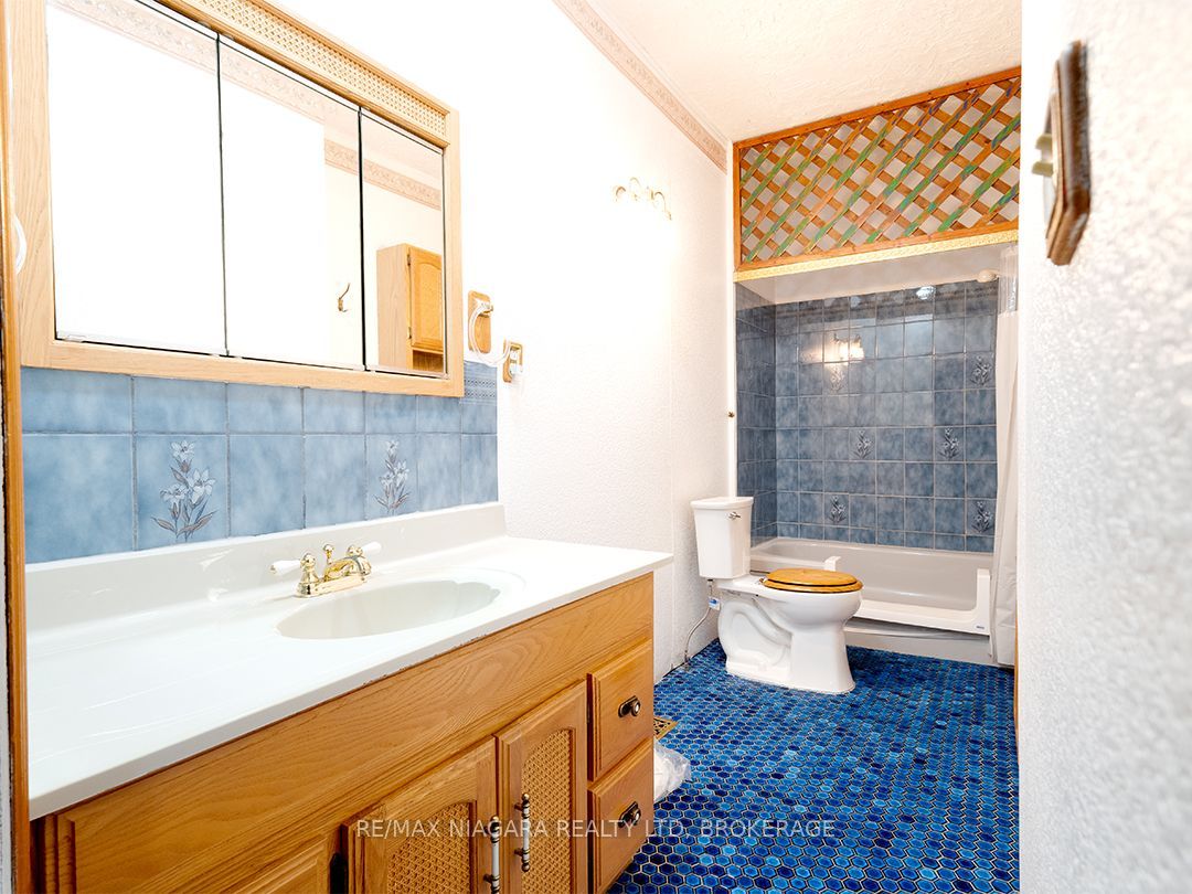 632 King Street Property Photo 14