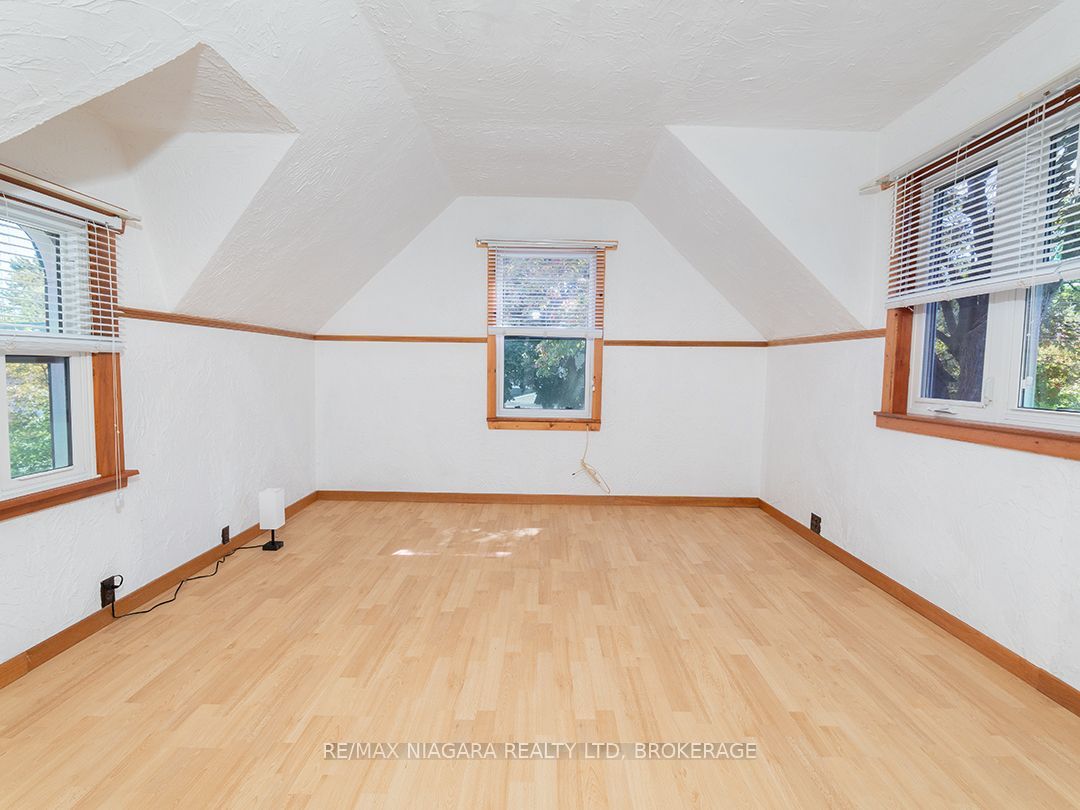 632 King Street Property Photo 17