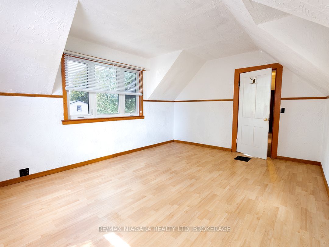 632 King Street Property Photo 18