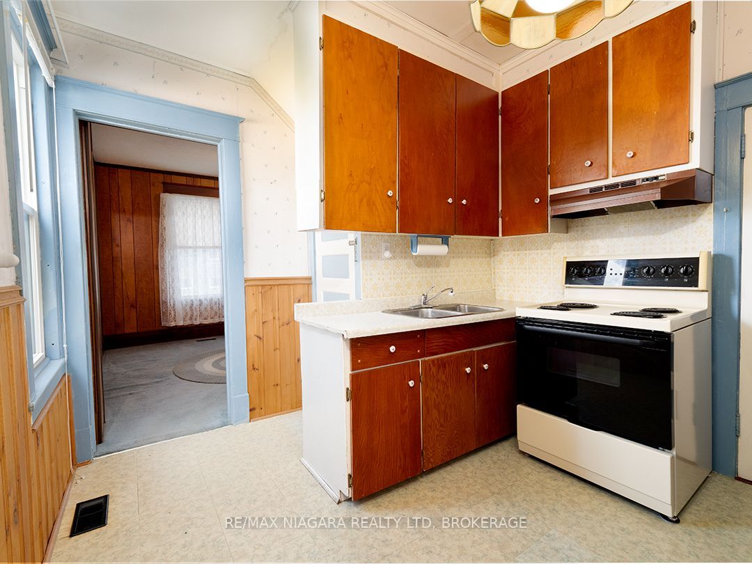 632 King Street Property Photo 22