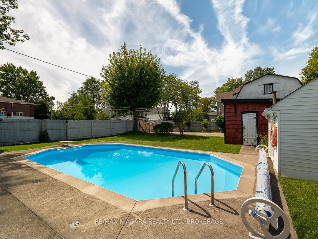 632 King Street Property Photo 35