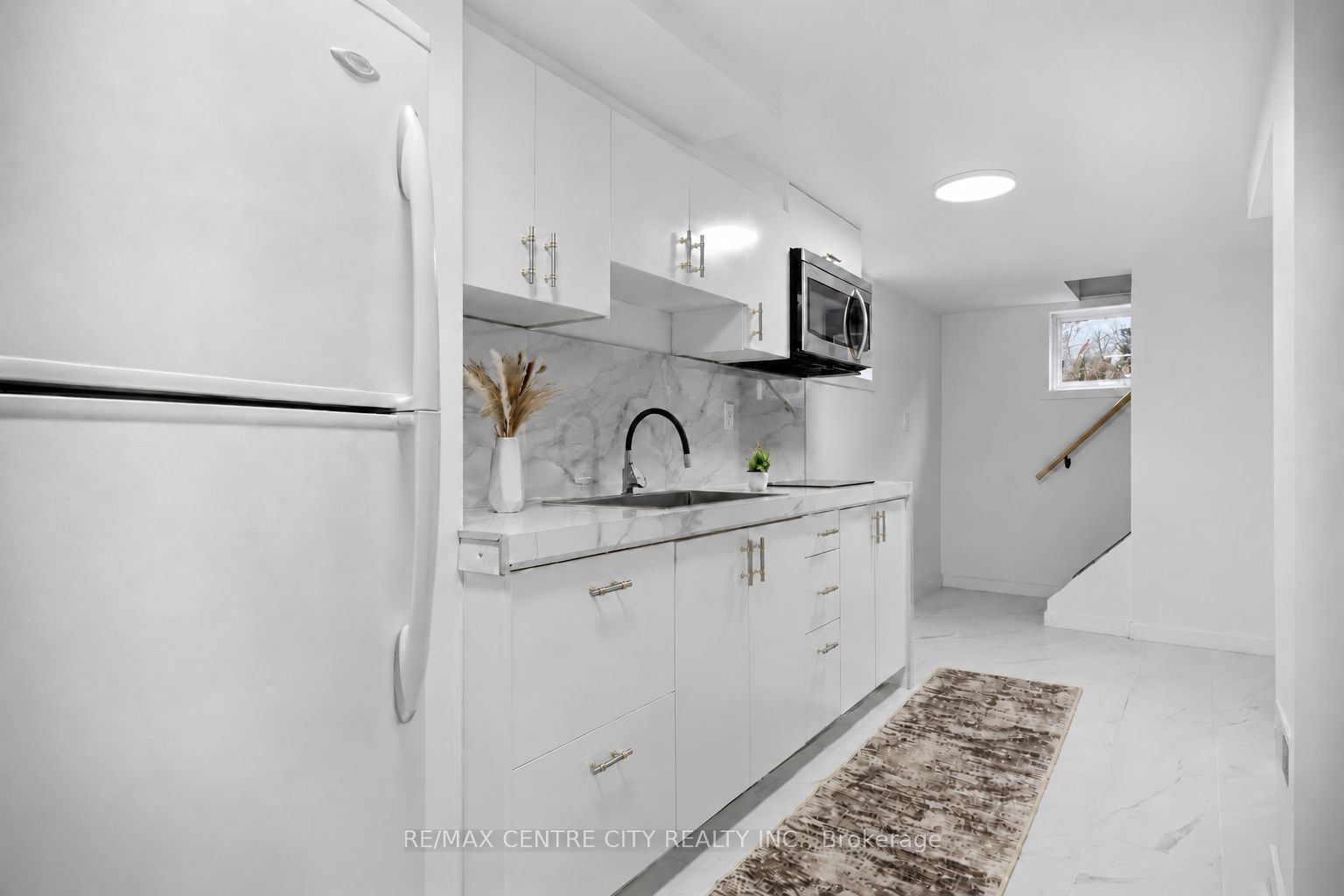 529 Highbury Avenue N Property Photo 22