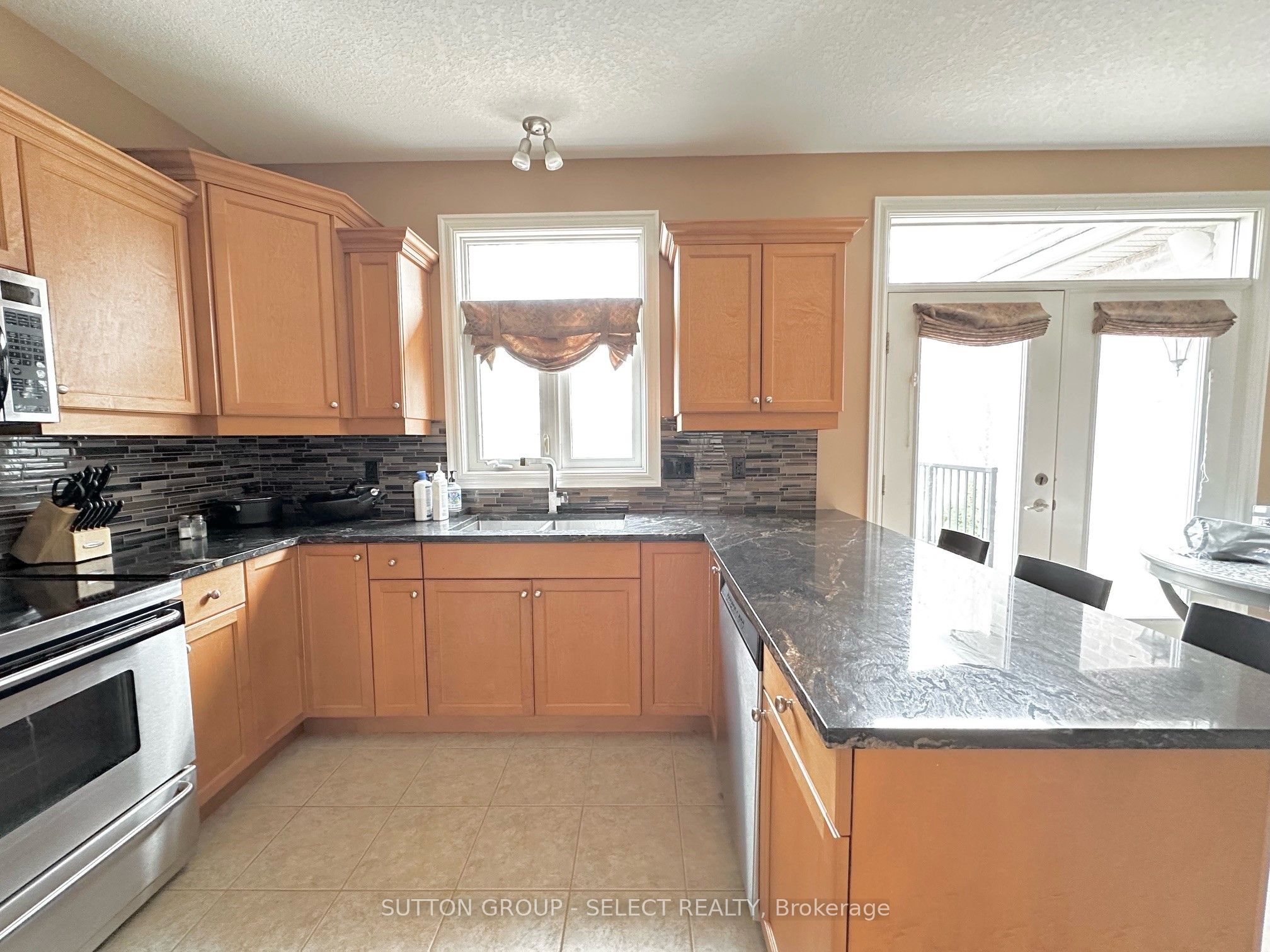 407 Kingbird Court Property Photo 6