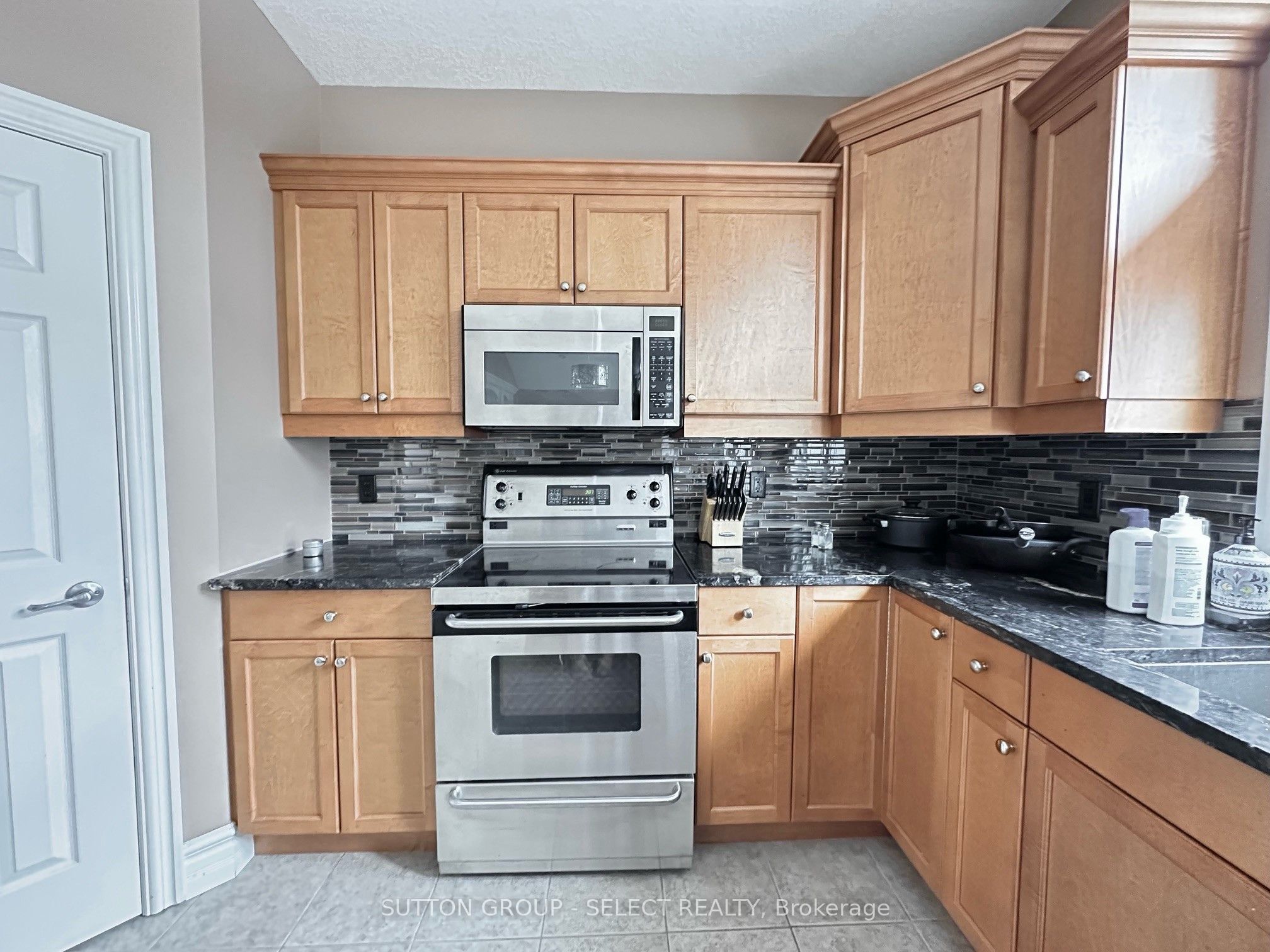 407 Kingbird Court Property Photo 7