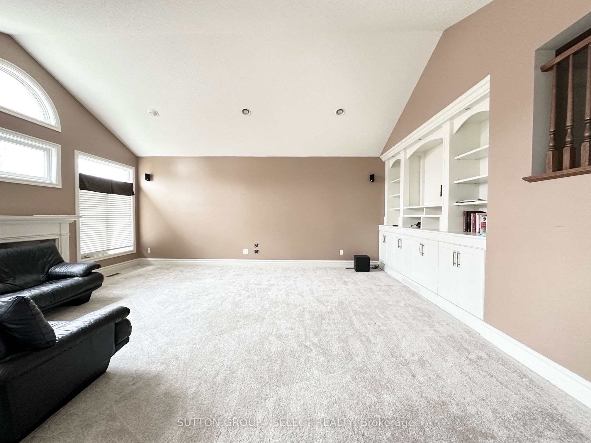 407 Kingbird Court Property Photo 9